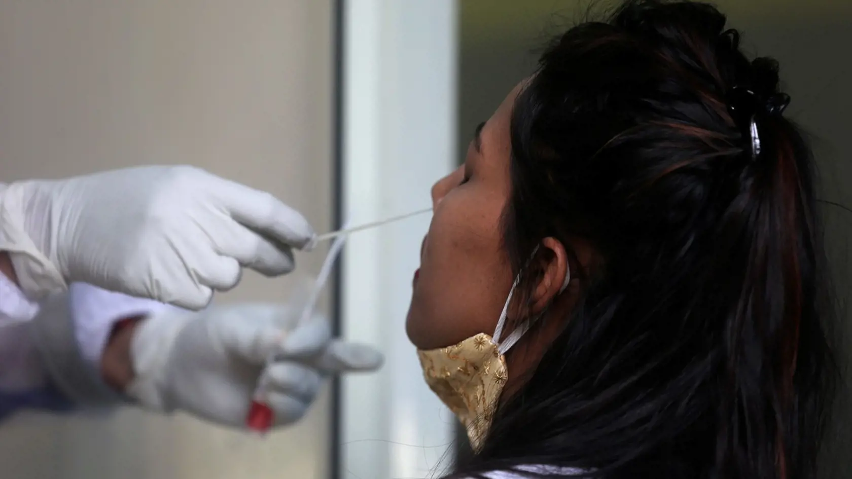 Najnovší rýchly nárast infekcií spôsobil, že India zaznamenala celkovo 13,5 milióna infikovaných, čo je viac než 13,48 milióna v Brazílii.