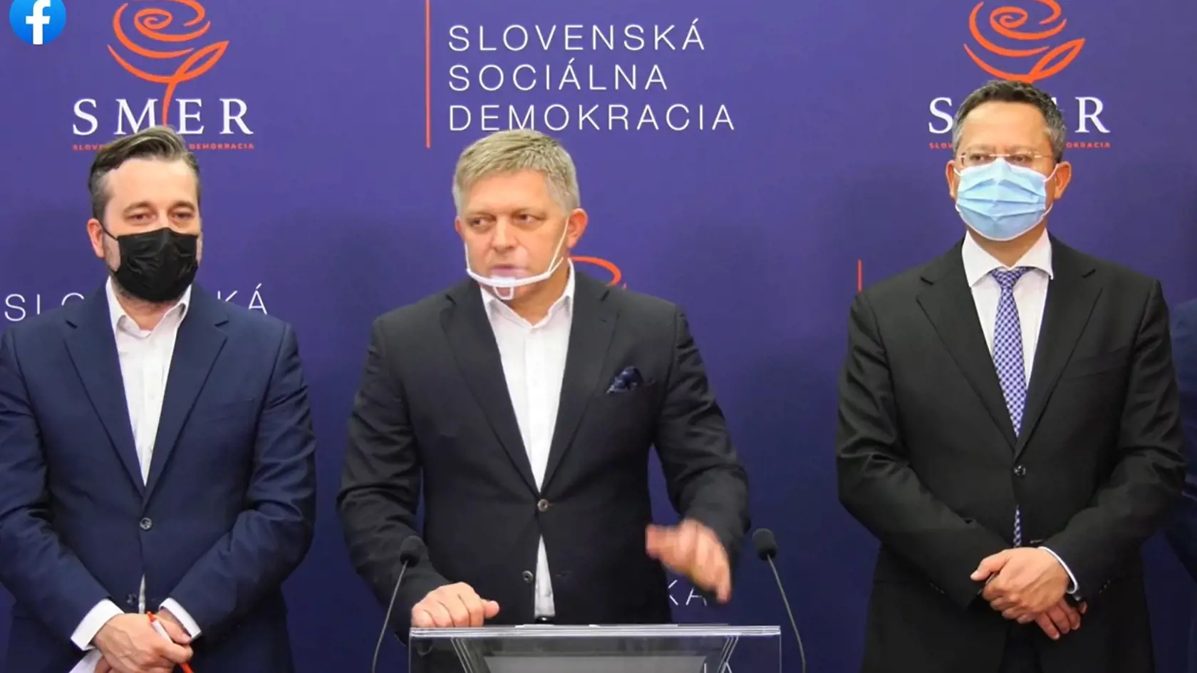 Zľava: Poslanec za stranu Smer-SD Ľuboš Blaha, predseda strany Robert Fico a bývalý minister financií Ladislav Kamenický.