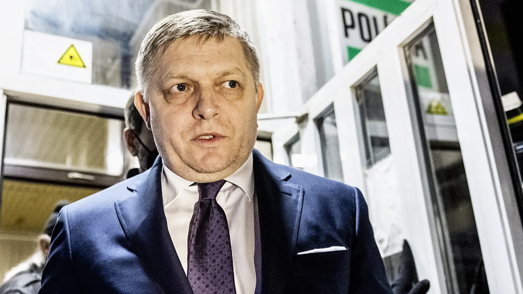 Robert Fico by si mal svoj krok dobre rozmyslieť.