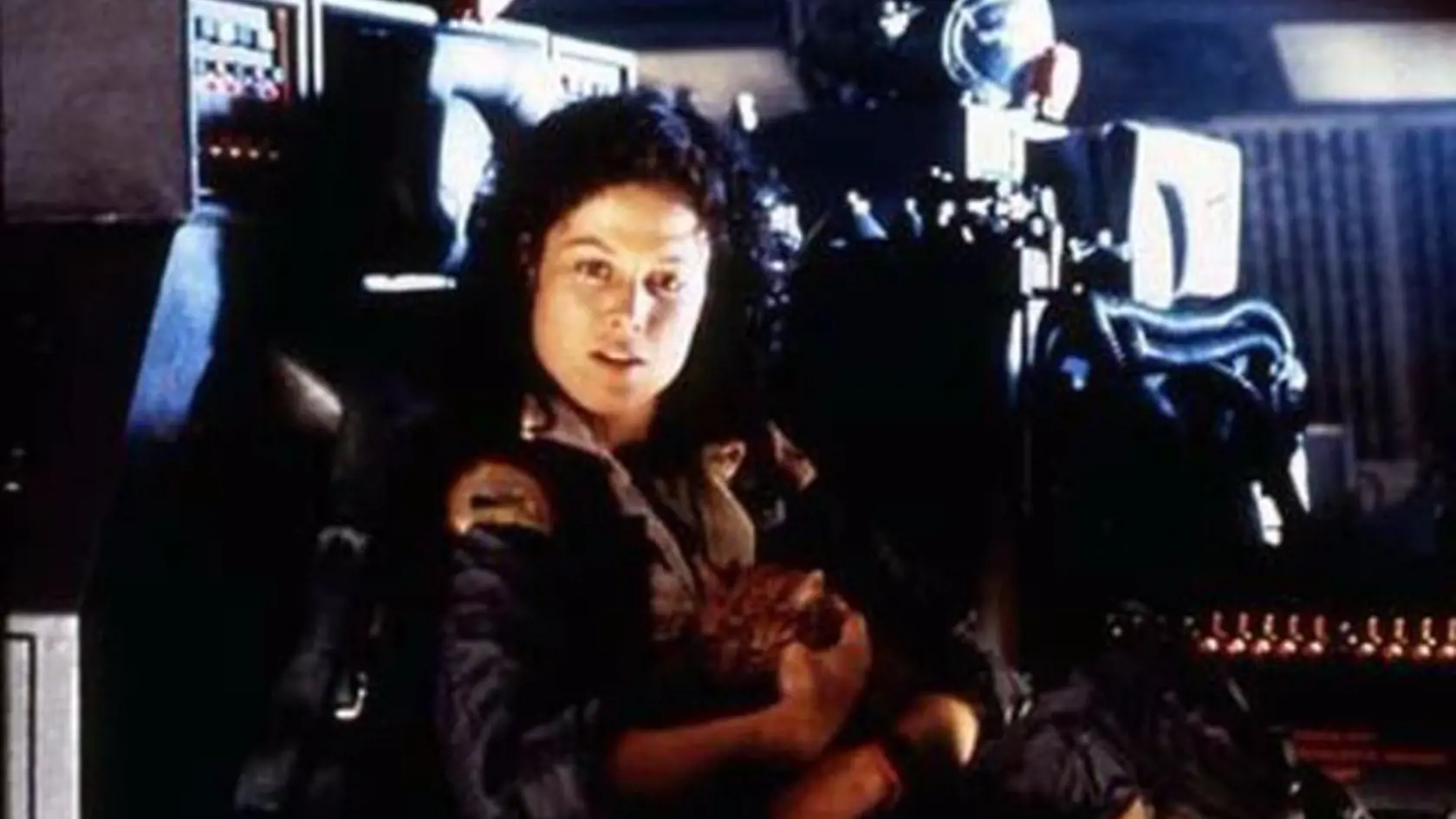 Zákulisné foto z natáčania kultového sci-fi Votrelec (1979).