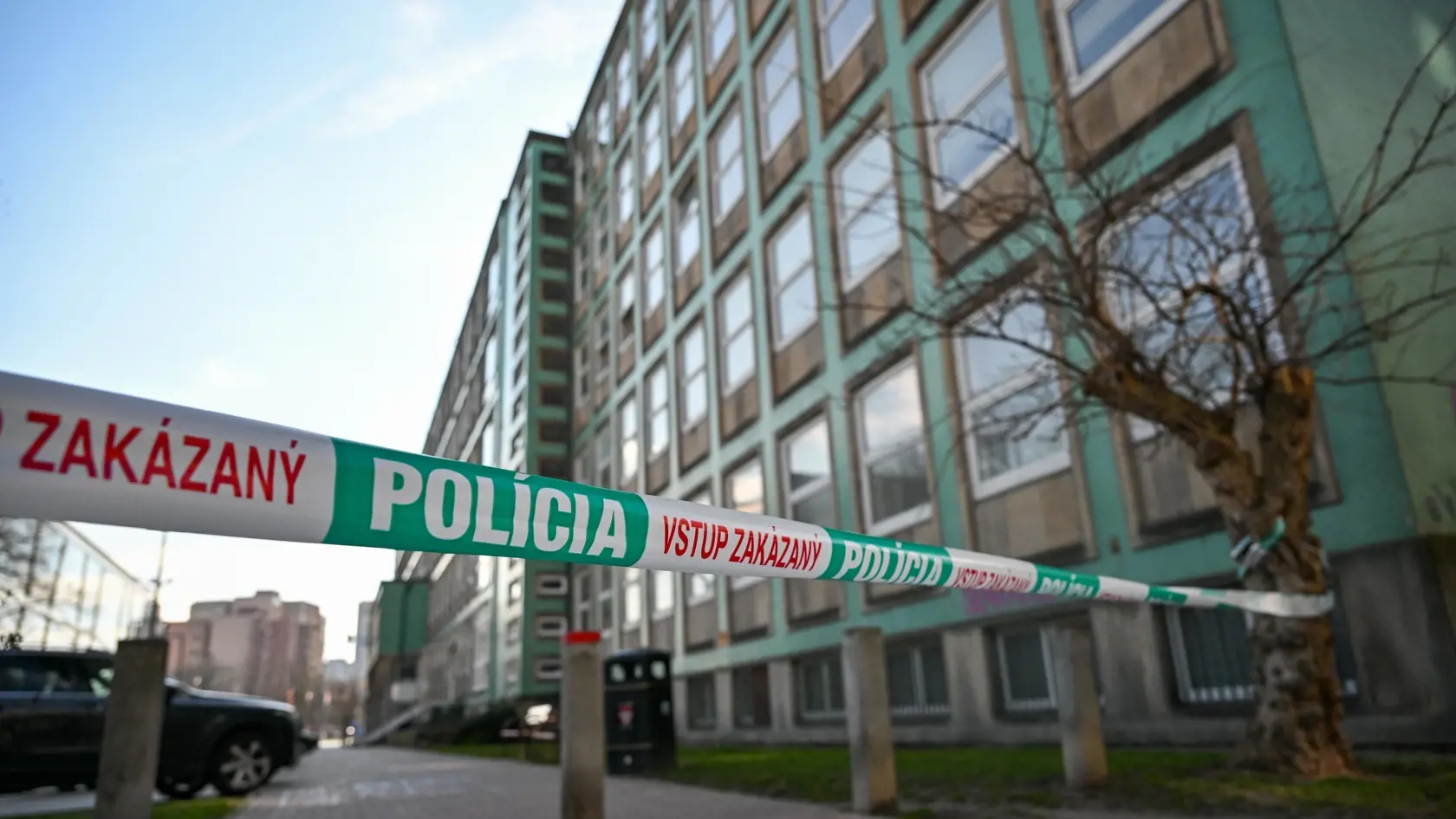 Bratislavská polícia zasahuje v budove Univerzity Komenského, kde sídlia Farmaceutická fakulta aj Fakulta managementu.