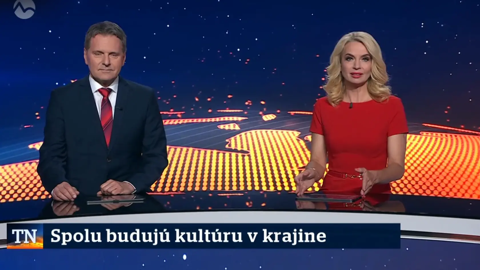 Šéfmoderátorka Ďurianová si v živom vysielaní "kopla" do kolegu Varinského.