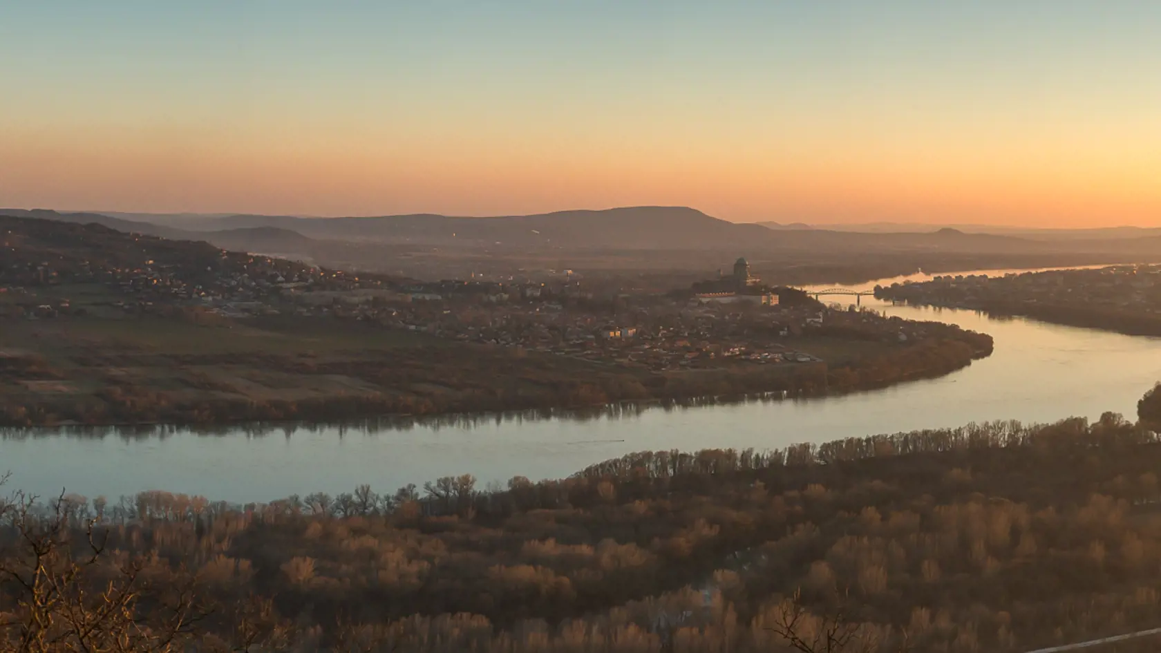 Panoráma mesta Štúrovo, ktoré je blízko Slovensko-maďarských hraníc.