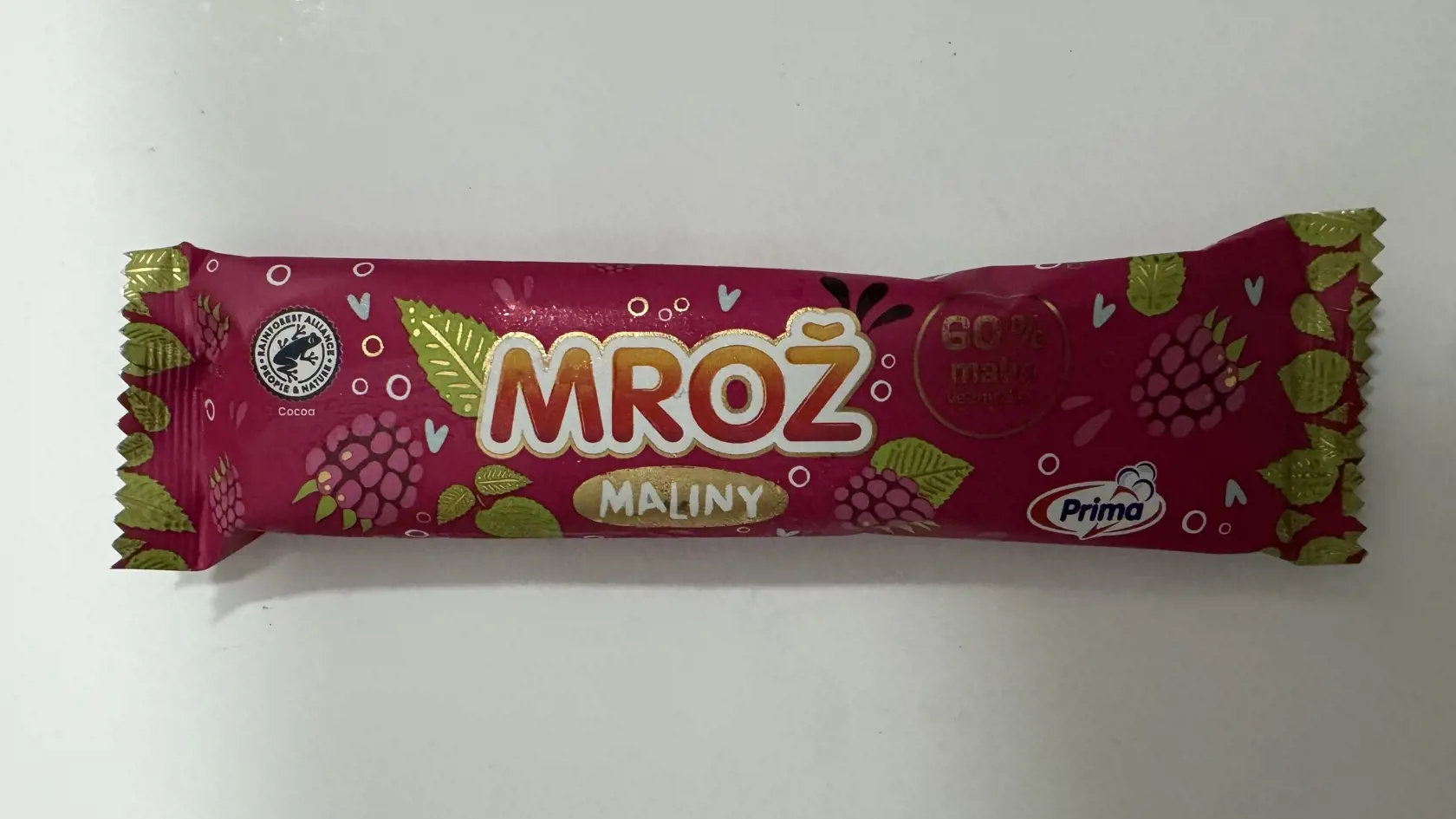 1. Prima Mrož 1,19 € VÍŤAZ = Hlavnou zložkou nanuku sú maliny, čo považujem za pozitívum. Ďalej v zložení nachádzame cukor, vodu, kokosový olej, kakao, srvátku čo nie je úplne najhoršie zloženie. Nanuk obsahuje aj jeden regulátor kyslosti a jeden emulgátor, avšak obe tieto látky majú nulové skóre škodlivosti. Tento nanuk má síce horšie zloženie ako domáca zmrzlina, kde si vieme kontrolovať kvalitu a čerstvosť vstupných surovín, avšak z hľadiska kupovaných by som ho zaradila do lepšej kategórie.