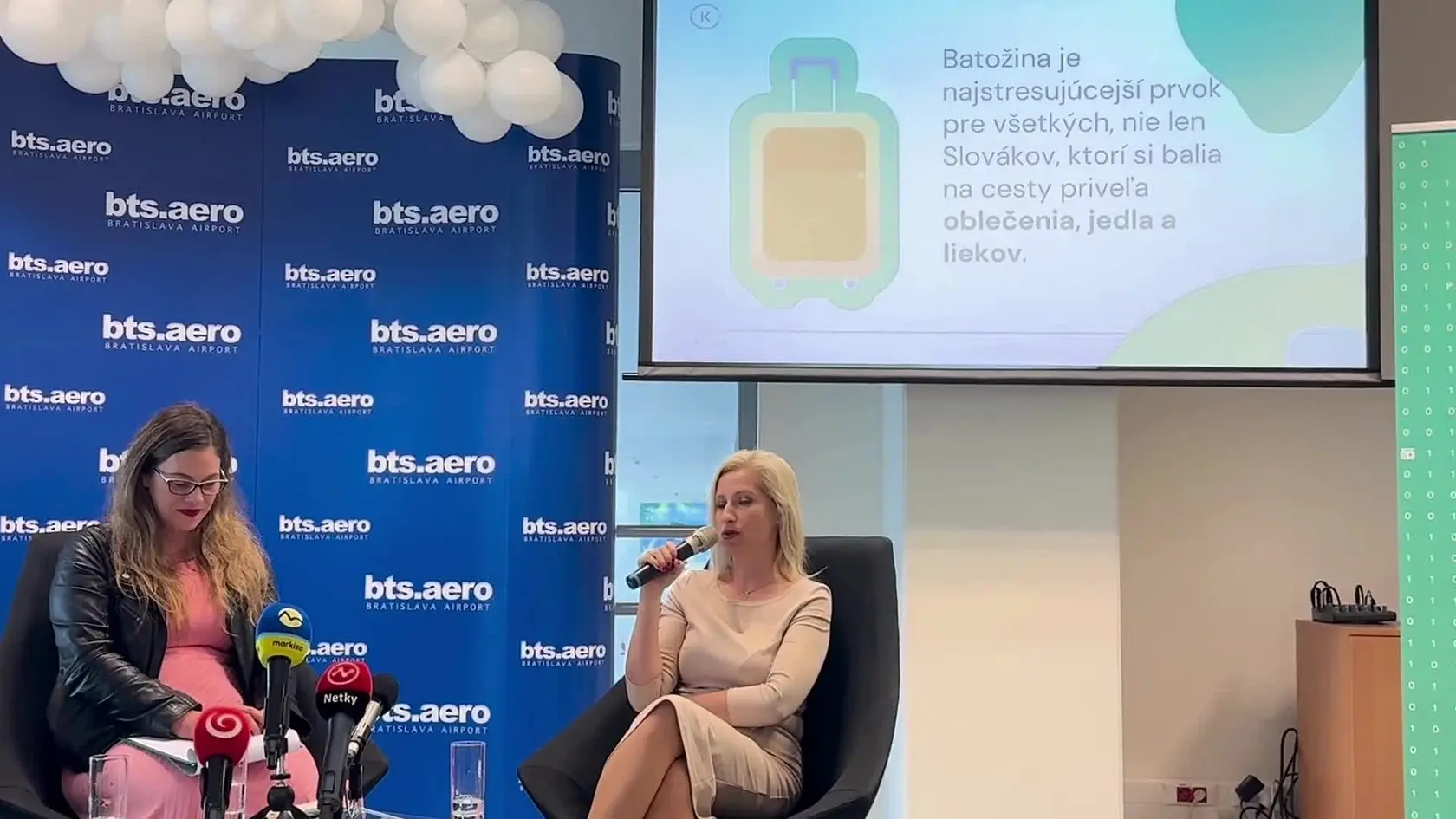 Ktoré predmety sú na palube lietadla zakázané? Pozor treba dať najmä na to, čo si do svojej batožiny balia deti, upozorňuje hovorkyňa bratislavského letiska Veronika Demovičová.