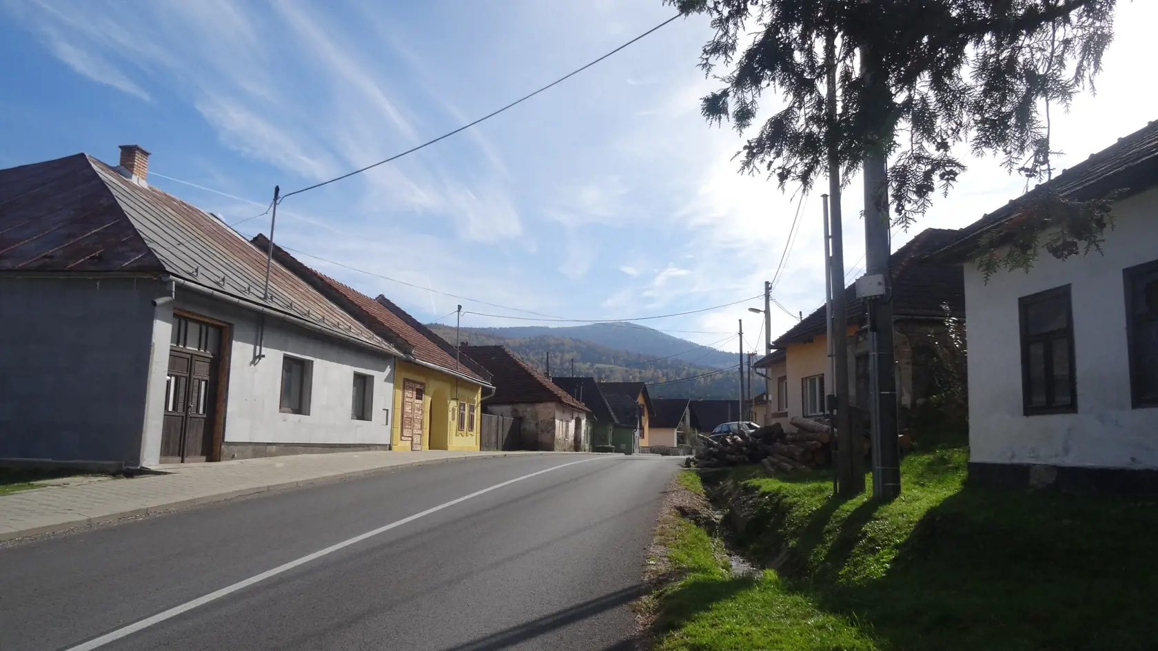 Rodina býva na vedľajšej relatívne pokojnej ulici.