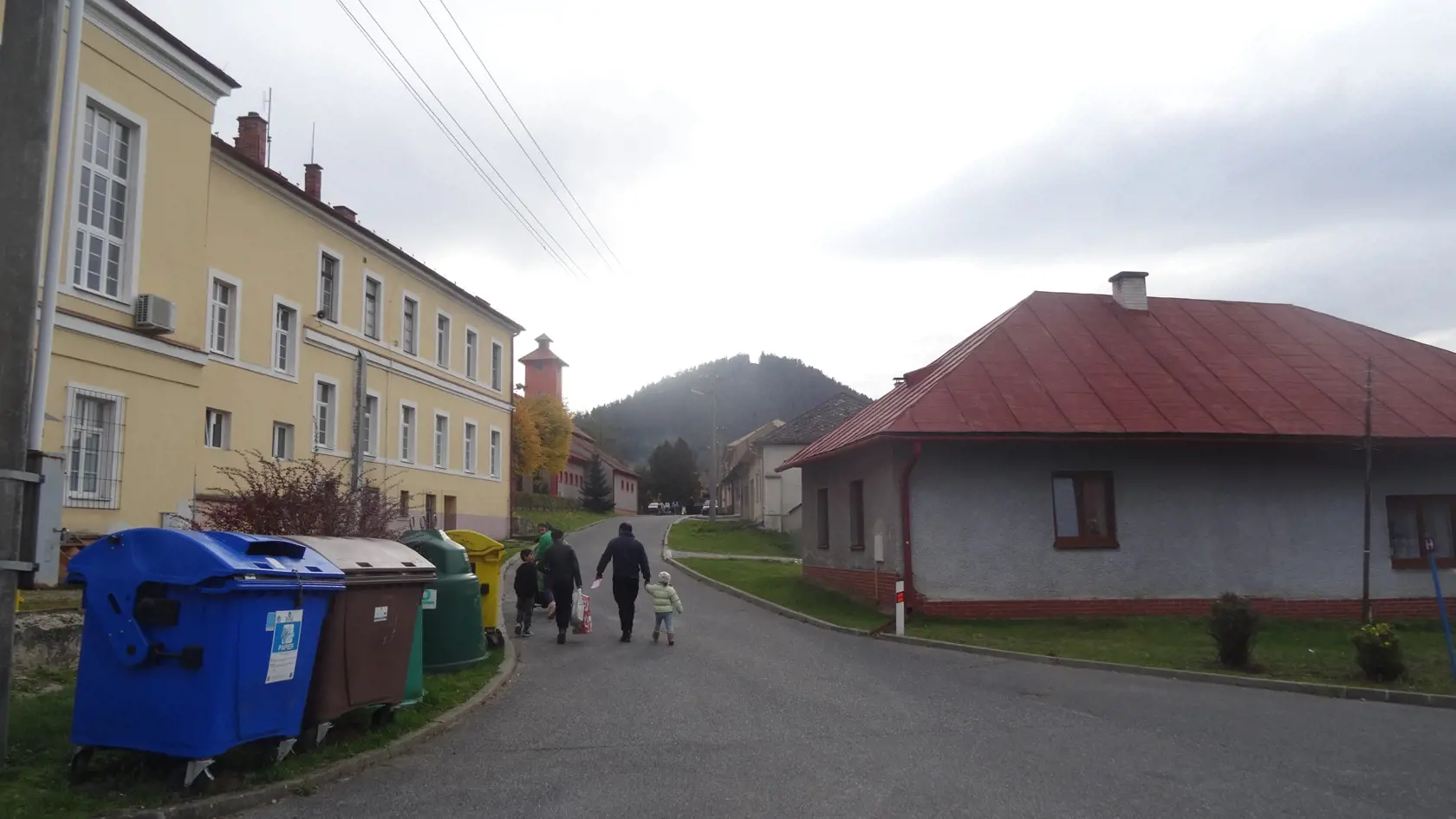 Matku sme doma nezastihli, údajne bola v práci v Košiciach.
