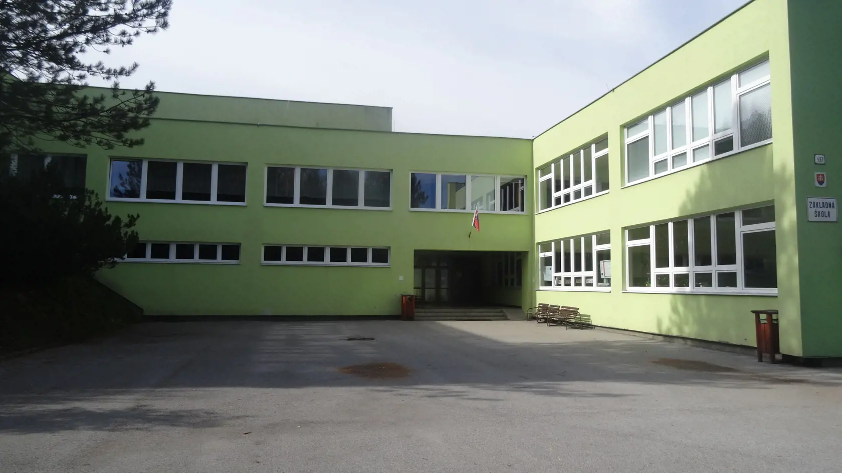 Vedenie školy sa k prípadu nevyjadruje.