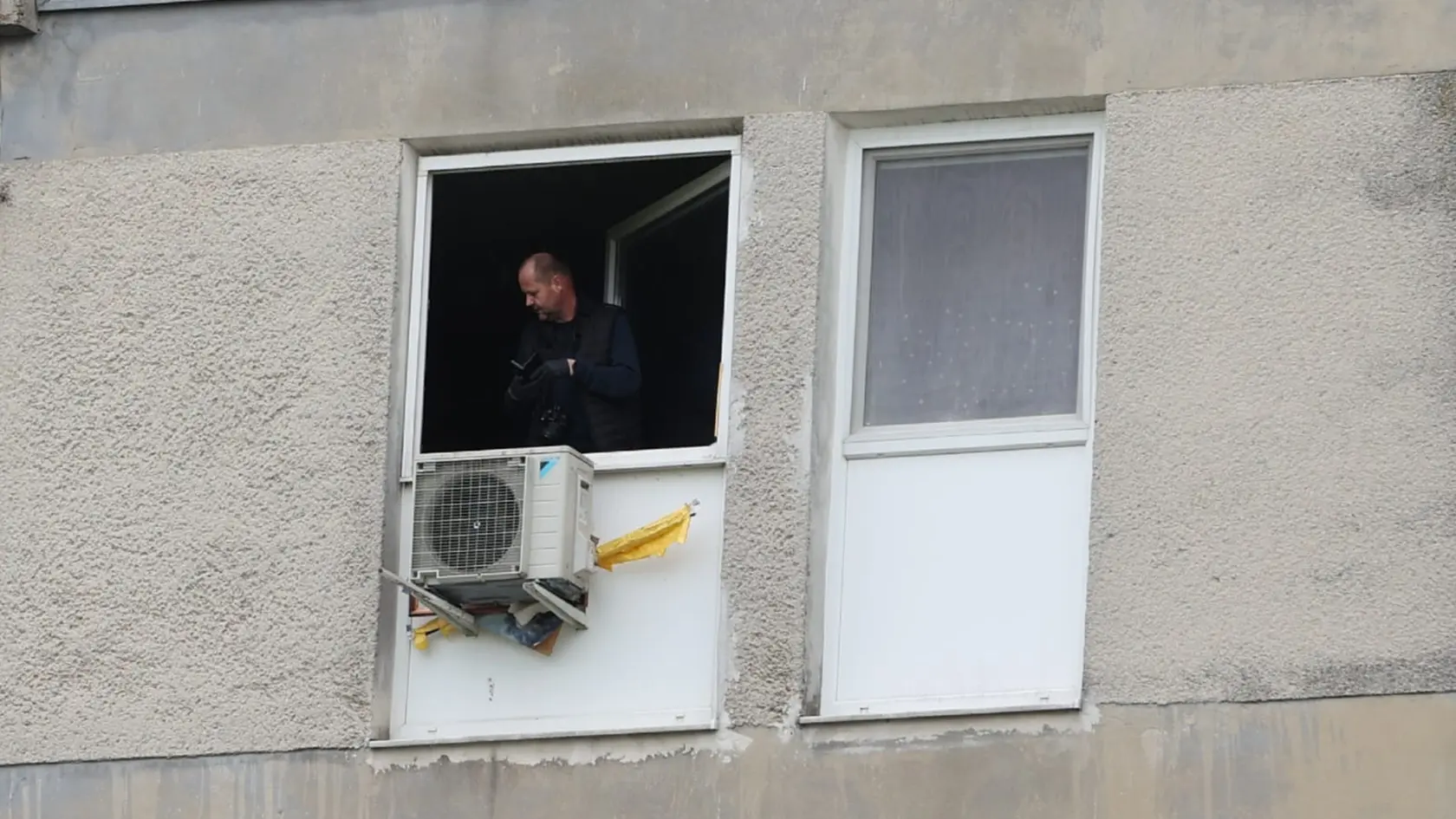 Policajti Okresného riaditeľstva PZ v Bratislave aktuálne vykonávajú potrebné úkony v súvislosti s tragickou udalosťou, ku ktorej došlo v bratislavskej mestskej časti Vrakuňa.
