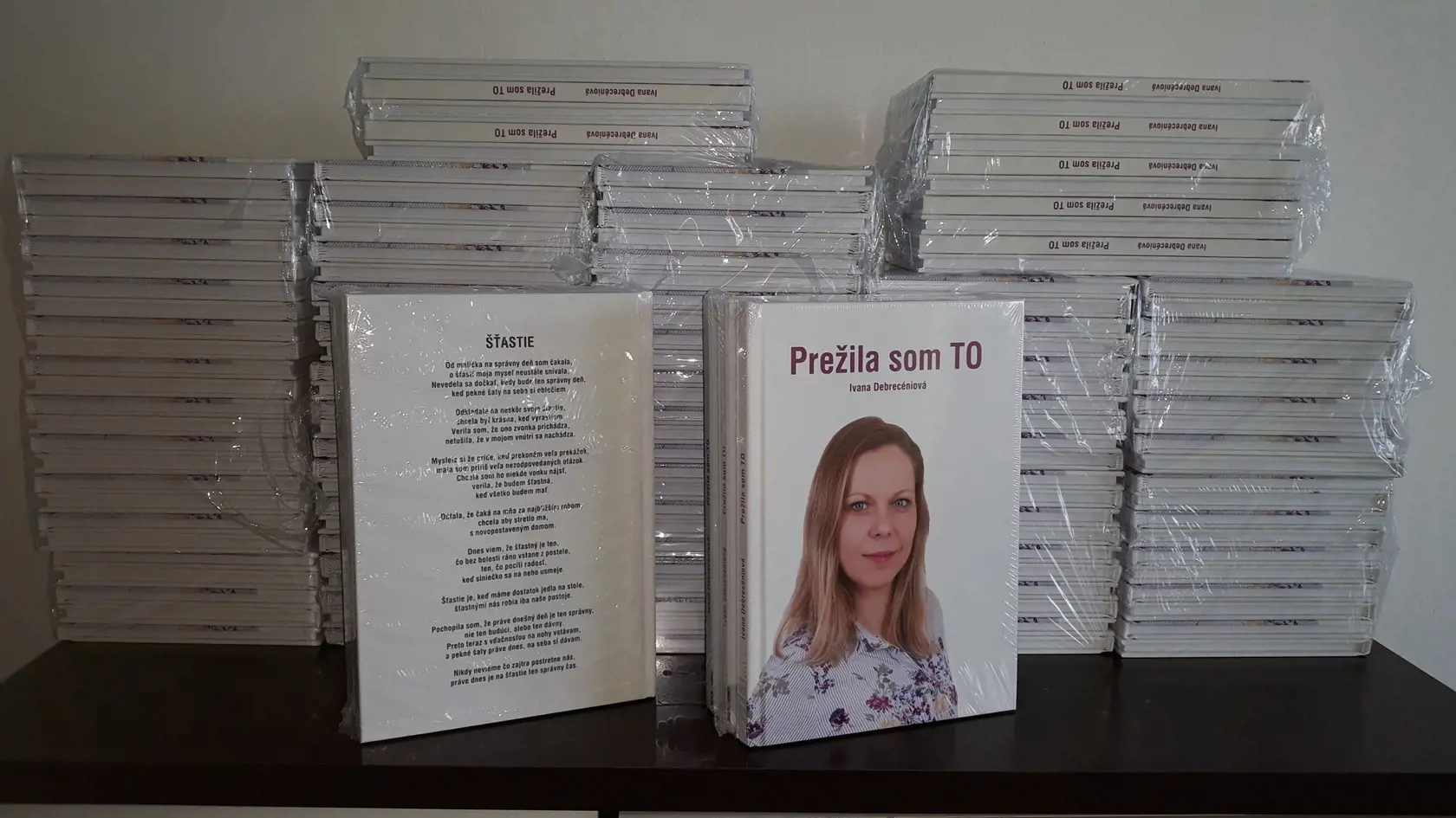 Okrem toho sa venuje rozličným aktivitám - založila OZ Prežila som TO, v rámci ktorého sa snaží pomáhať druhým s podobným osudom, naučila sa hačkovať, napísala knihu, píše články a cvičí.