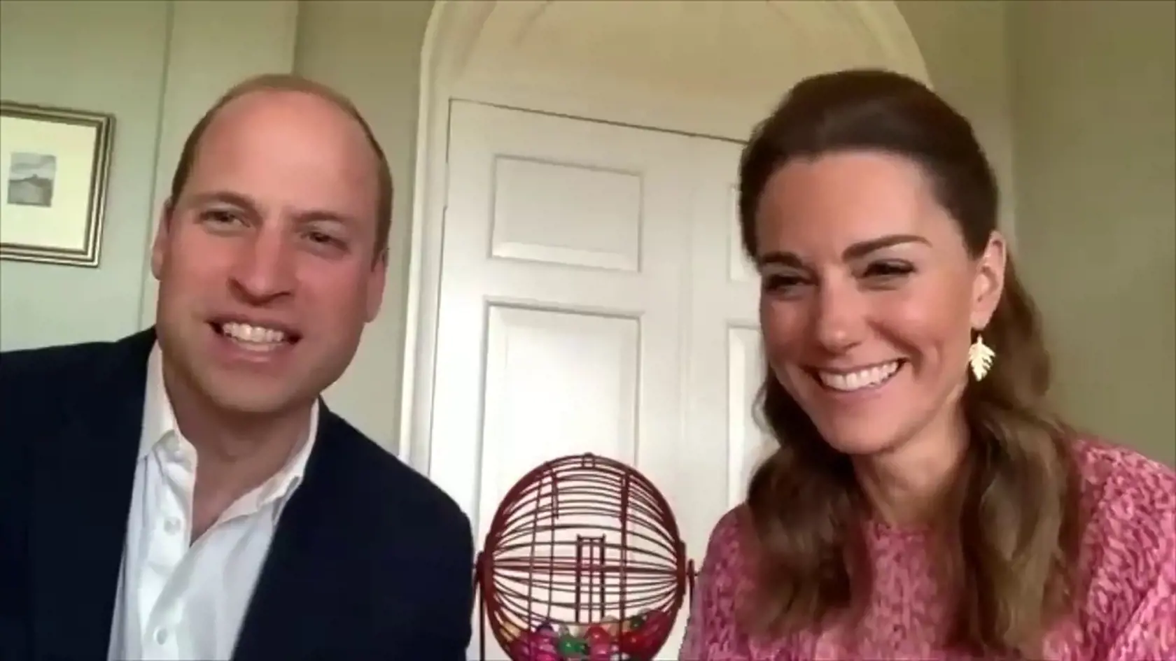 Kate a William hrali počas karantény s dôchodcami bingo.