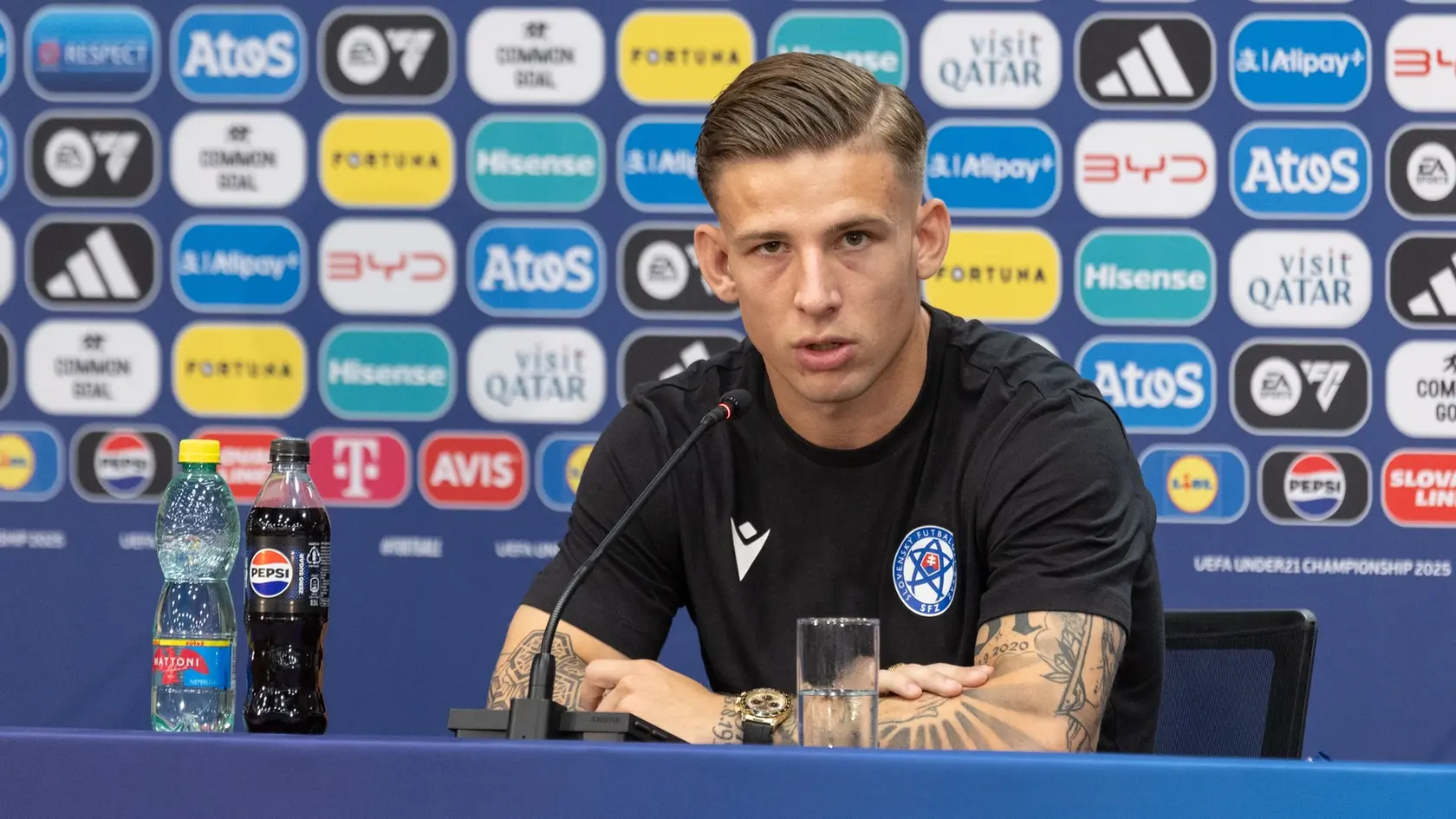 Tlačová konferencie Slovenskej futbalovej reprezentácie do 21 rokov pred zápasom EURO UNDER 21 proti Rumunsku.