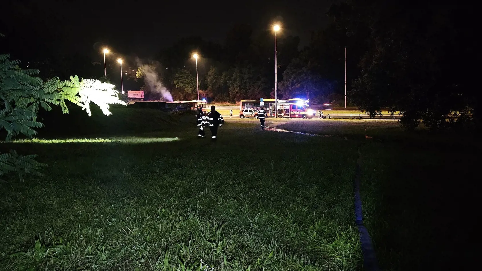 Po intenzívnych búrkach v noci zaplavilo niektoré časti Bratislavy.