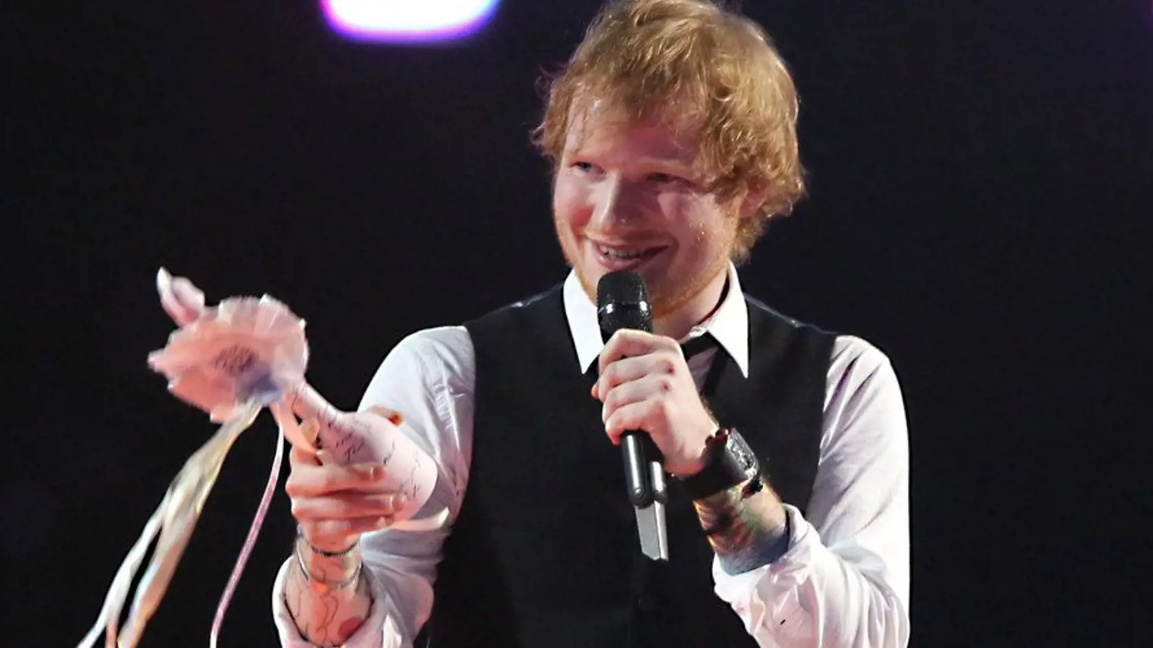 Ed Sheeran si prevzal dve ceny.