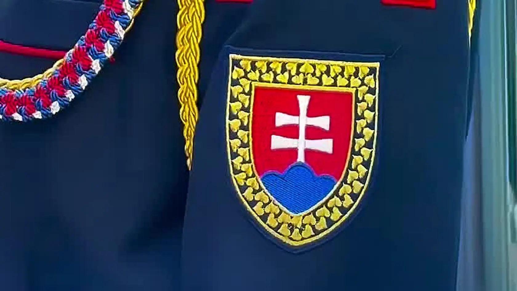 Klasická hudba, úžasná atmosféra a móda pod hviezdami! Koncert Slovenskej filharmónie v Prezidentskej záhrade nebol len pastvou pre uši, ale aj pre oči.