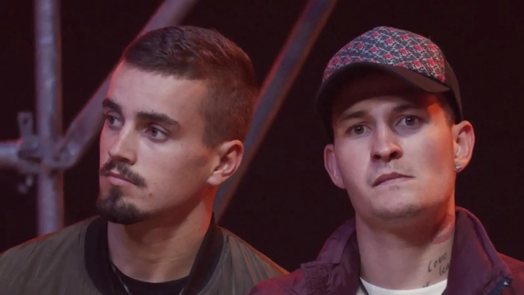 Šimon a Kristián počas duelu Natália vs. Viky.