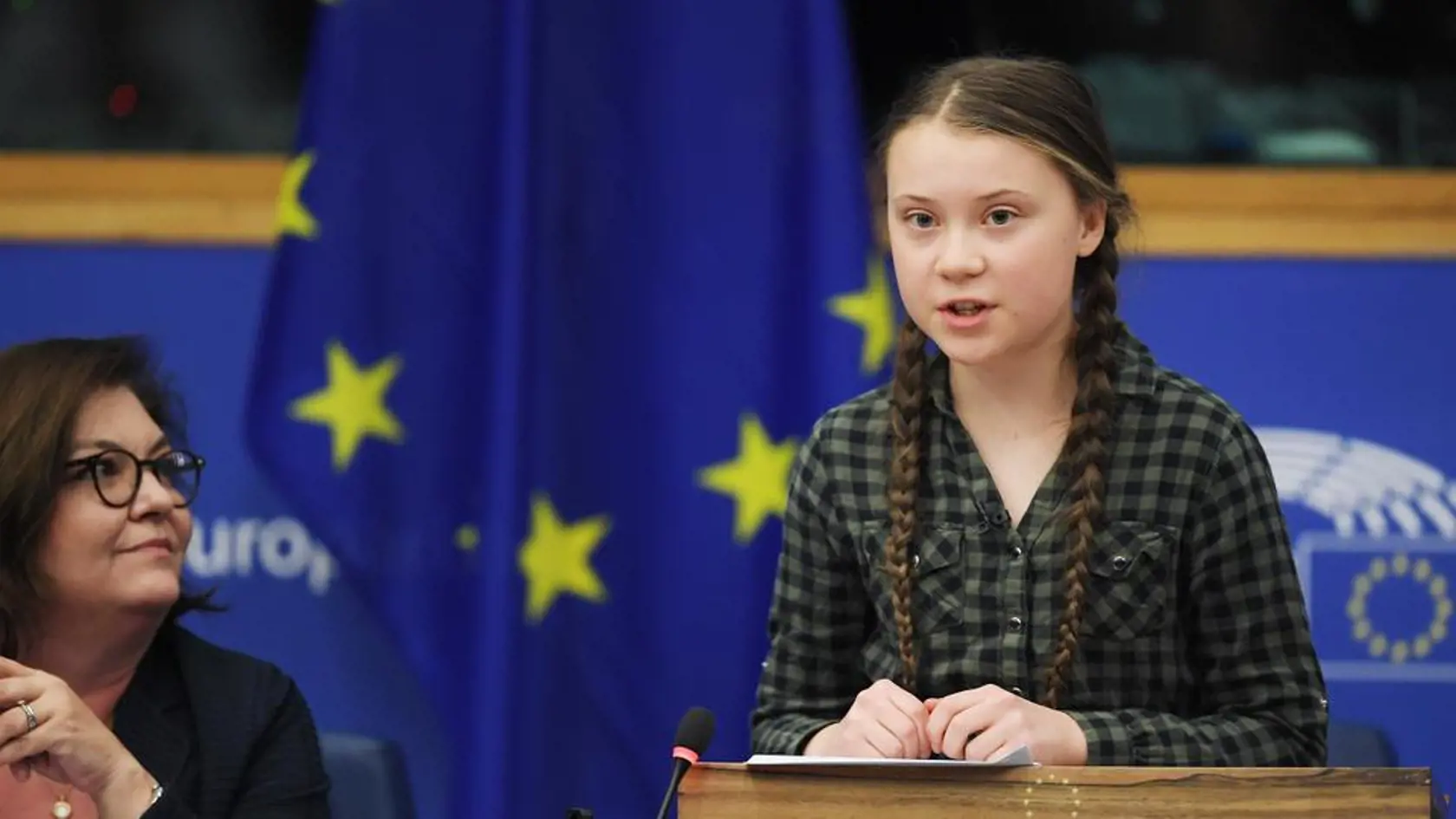 Greta Thunberg počas prejavu v europarlamente.