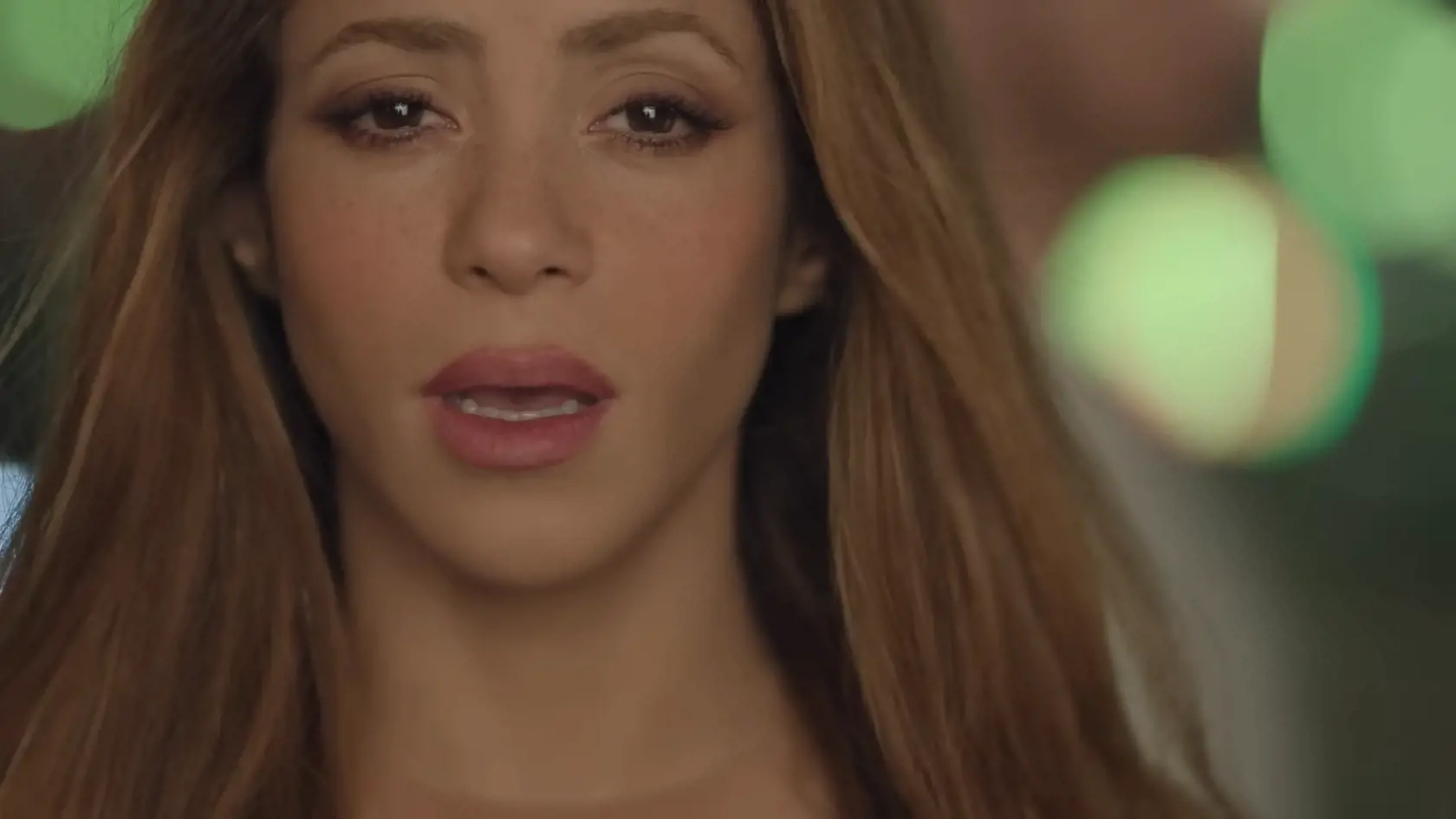 Shakira v novej piesni