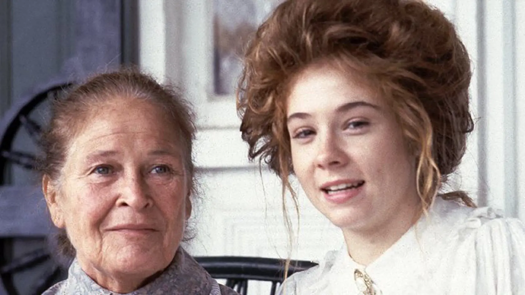 Colleen Dewhurst a Megan Follows