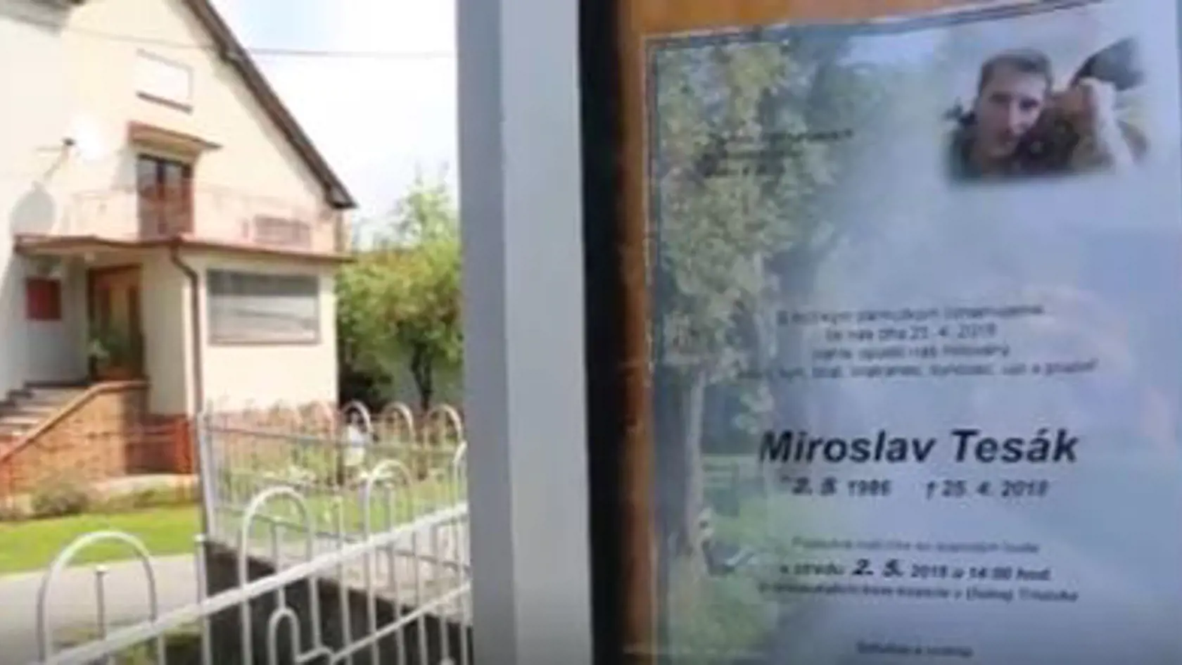 Na miesto oslavy narodenín si dnes prišli uctiť jeho pamiatku všetci jeho najbližší, jeho partnerka, kamaráti, susedia, známi, policajní funkcionári a ministerka vnútra.
