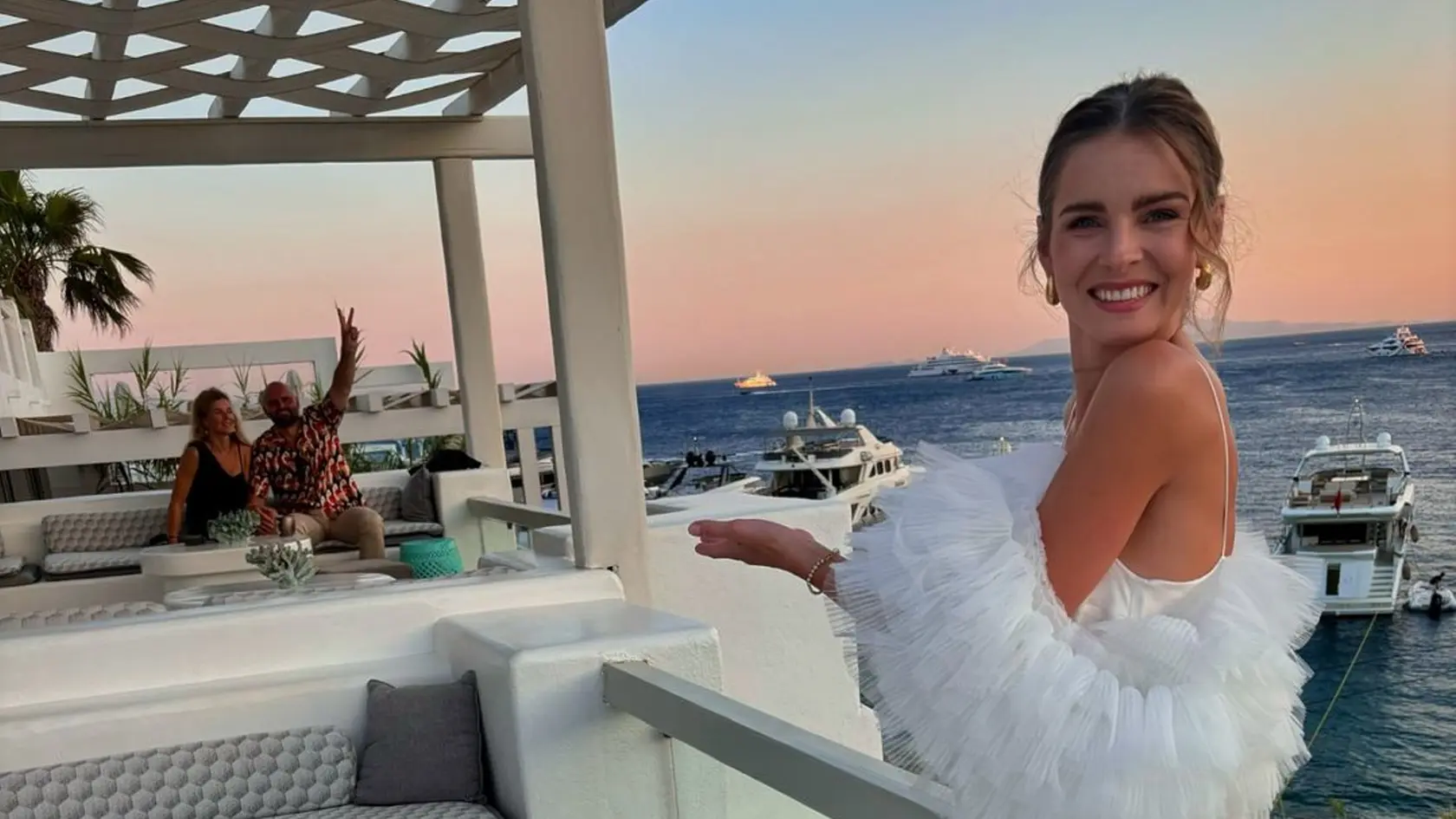 Mykonos je známy ako luxusná destinácia boháčov. Dovolenku si tam dopriala aj Monika Szabó.