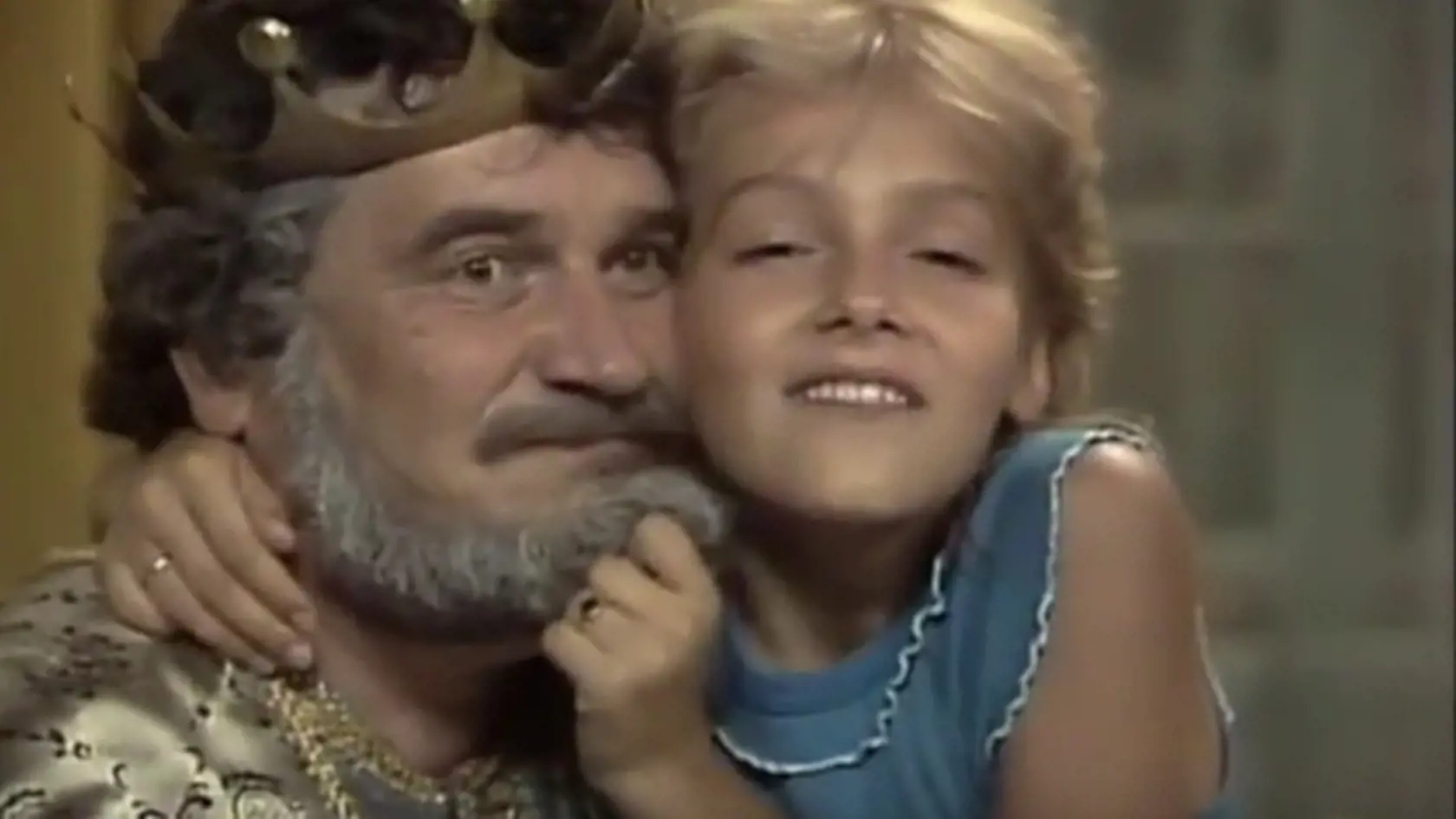 Peter Guldan bol otcom príbehov o Bambuľke a tiež sa výrazne pričinil o slovenskú časť detskej kariéry Darinky Rolincovej - tá na snímke s Karolom Spišiakom.