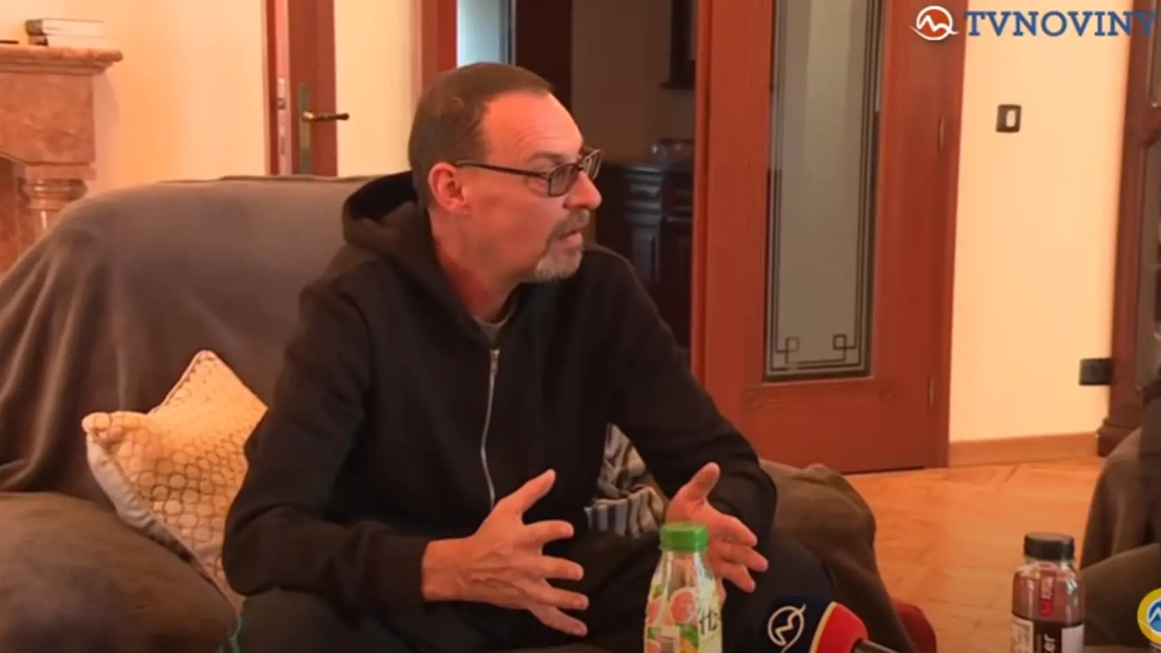 Dobroslav Trnka vysvetľoval TV Markíza nahrávku s Kočnerom slovami: „Najskôr si musíme povedať jednu vec. Či je na tej nahrávke môj hlas a či to nie je nejaký kompilát, alebo či to vie niekto na počítači vytvoriť. V dnešnej dobe?“