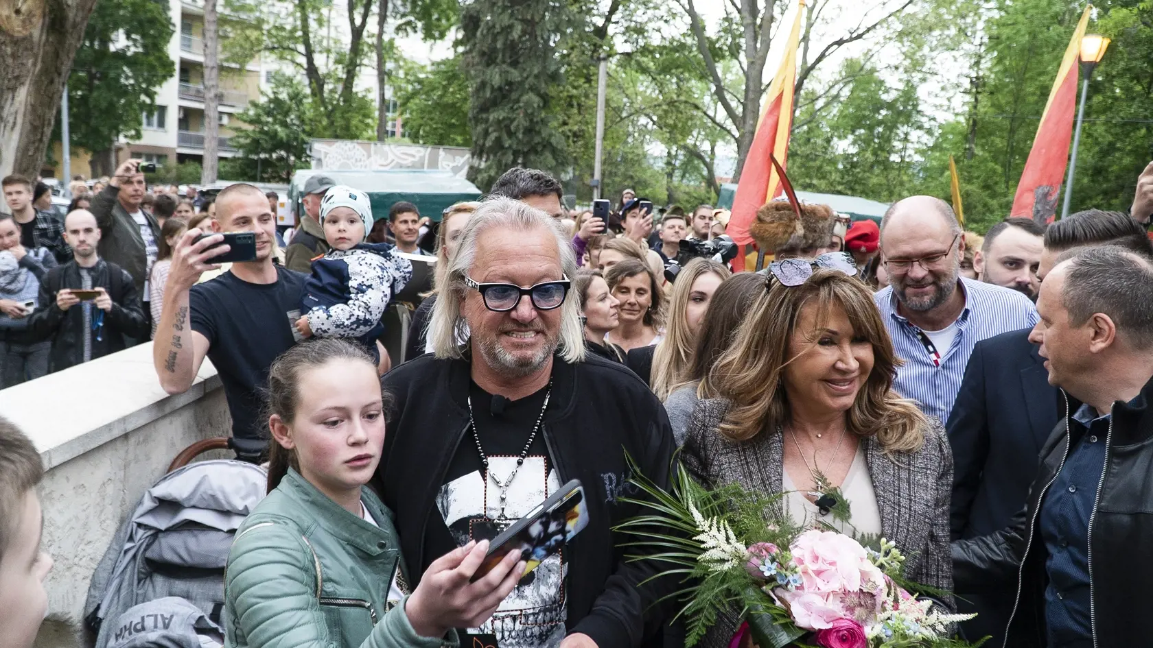Do Pezinka Geissovcov priviezol minister hospodárstva Richard Sulík, ktorý ich predtým povodil po Devíne, Národnej rade SR aj Bratislavskom hrade.