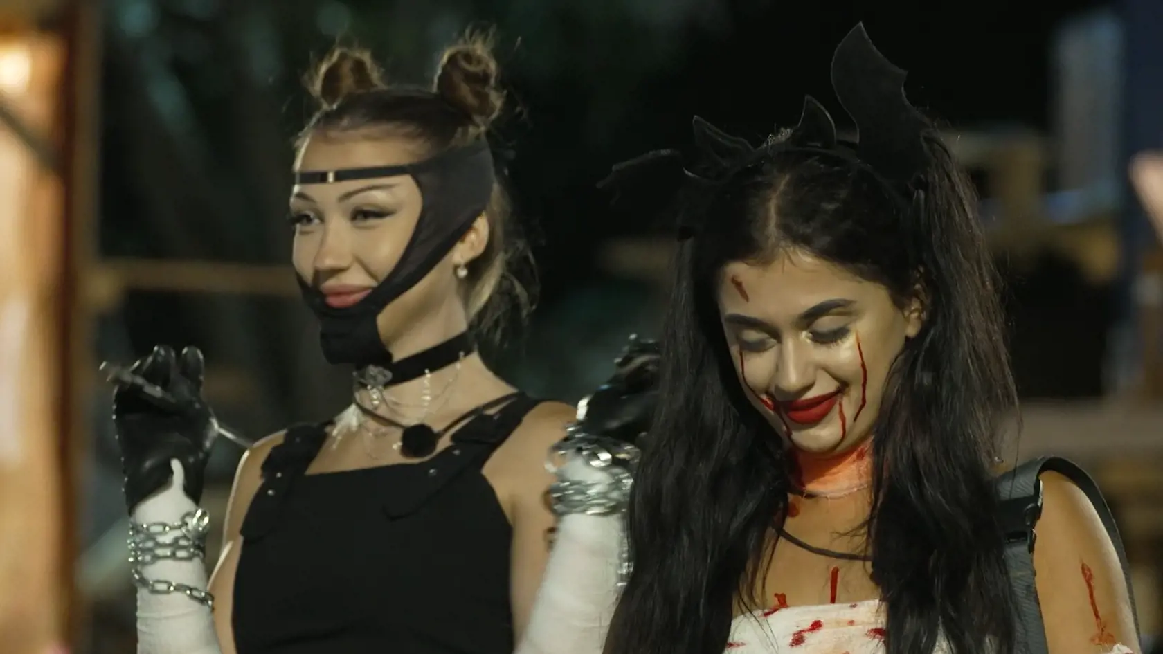 Halloweenska párty na Farme. Ema bola za postavičku z hry Mortal Kombat.