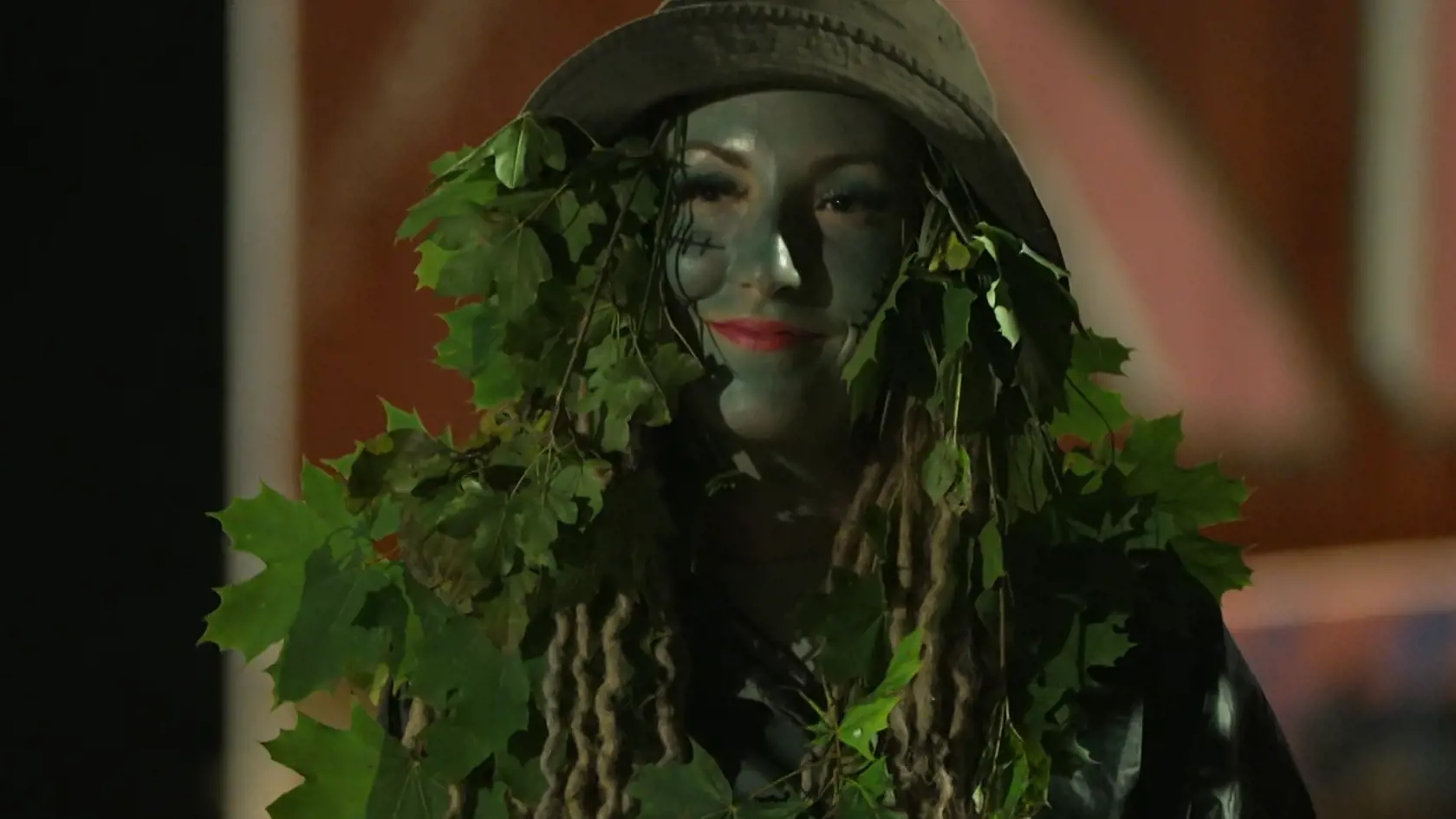 Halloweenska párty na Farme. Viki ako vodník.