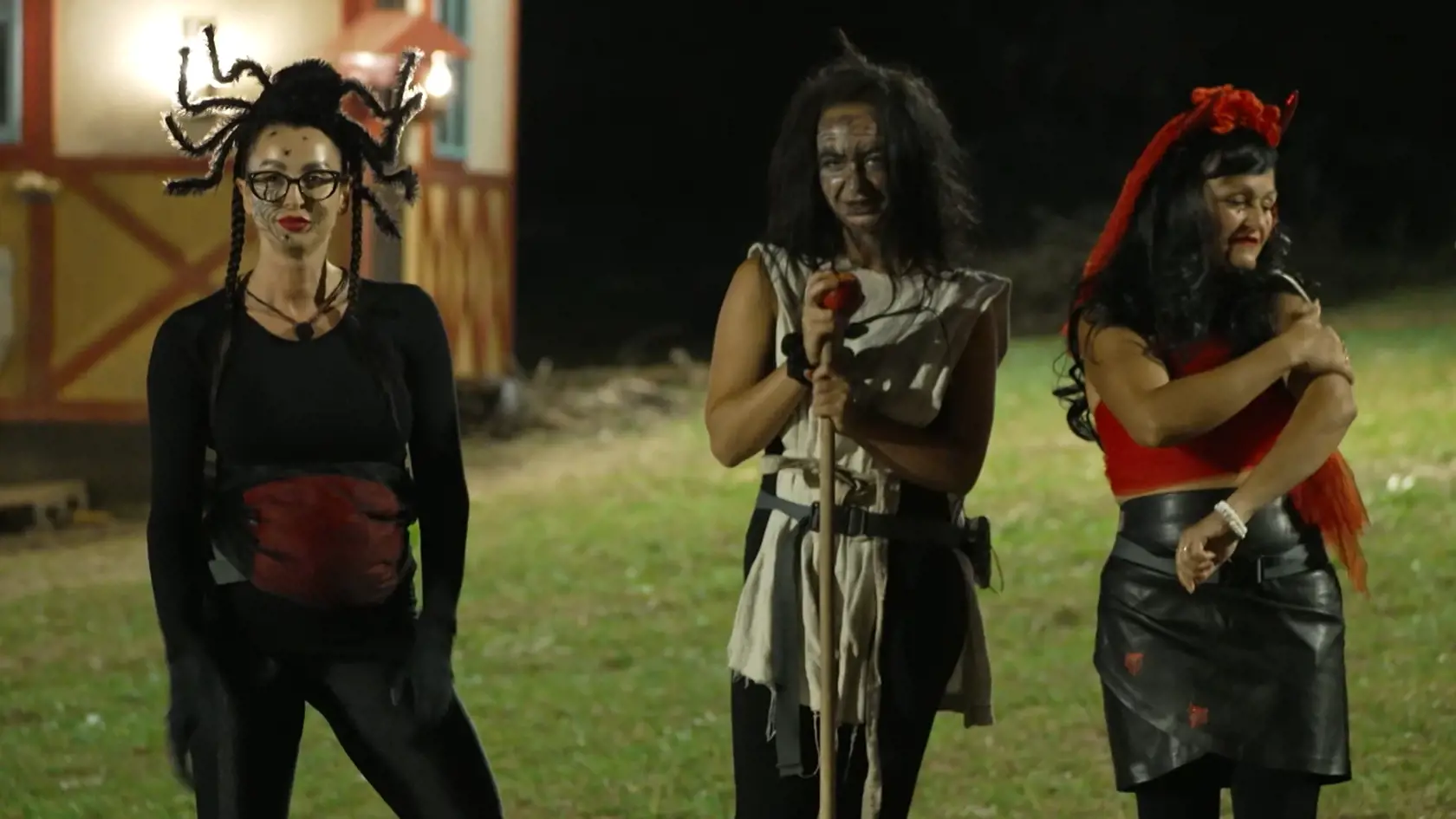 Halloweenska párty na Farme.