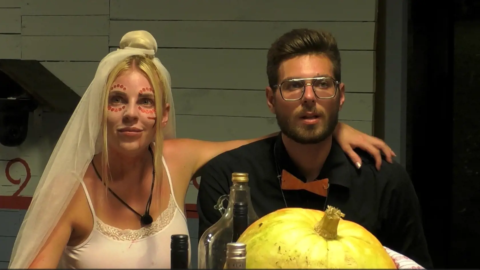 Halloweenska párty na Farme.