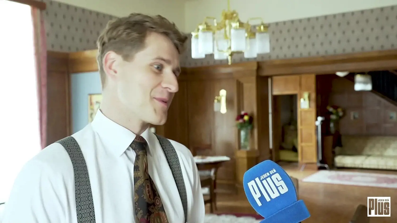 Marek Rozkoš prezradil, koľko času strávi v maskérni, kým sa z neho stane Peter Kučera.