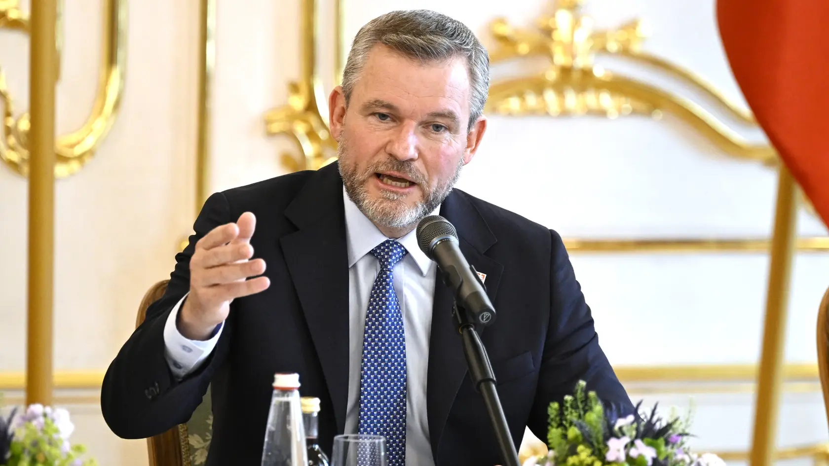 Na snímke prezident SR Peter Pellegrini počas úvodného príhovoru za okrúhlym stolom za účasti ministrov a podnikateľov v Prezidentskom paláci 3. júna 2025 v Bratislave.