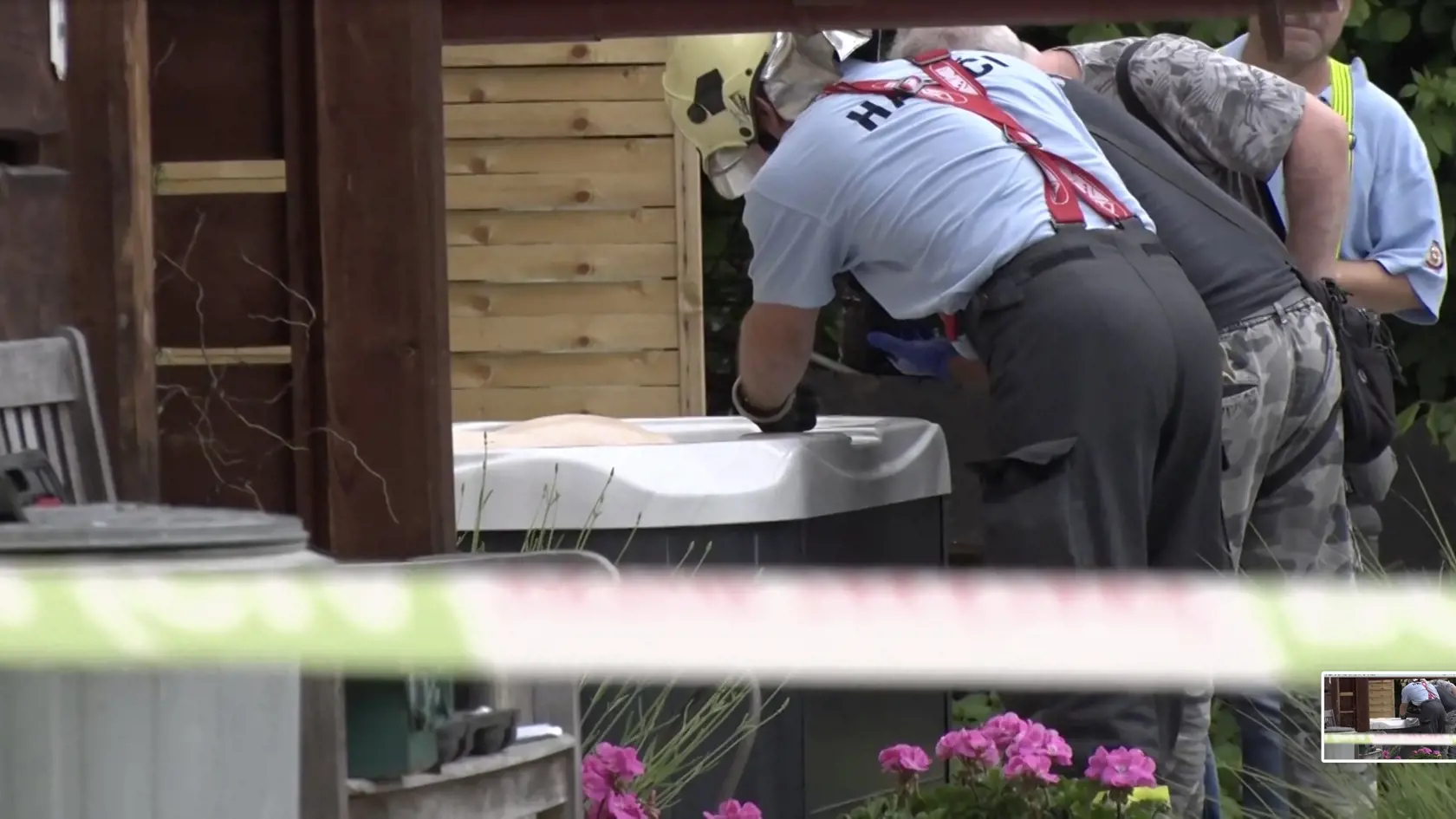 Vo vírivke v penzióne v miestnej časti Gápeľ vo Valaskej Belej (okres Prievidza), našli dve mŕtve telá päťdesiatnikov muža a ženy. Nebohý bol zamestnancom tamojšieho zariadenia poskytujúceho služby pre rekreantov.
