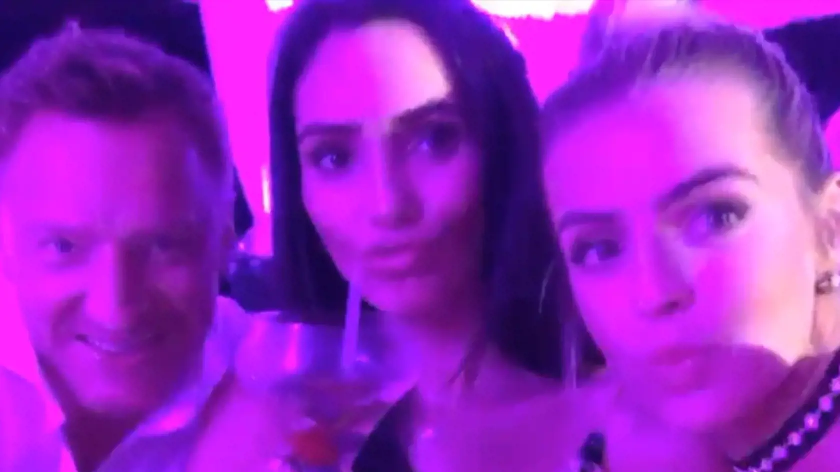 Marián Hossa v spoločnosti manželky Andreja Meszároša (v strede) a priateľky Tomáša Tatara Lucie Slaninkovej.