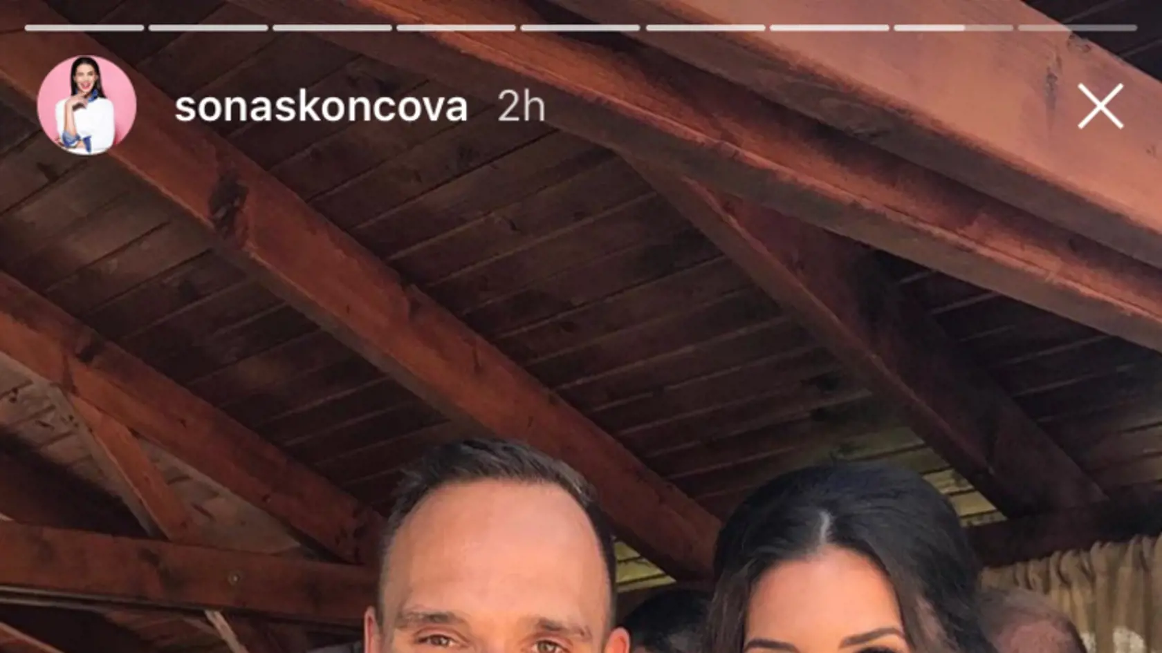 Svadbou Andreja Sekeru sa na sociálnej sieti pochválila moderátorka Soňa Skoncová (vpravo).