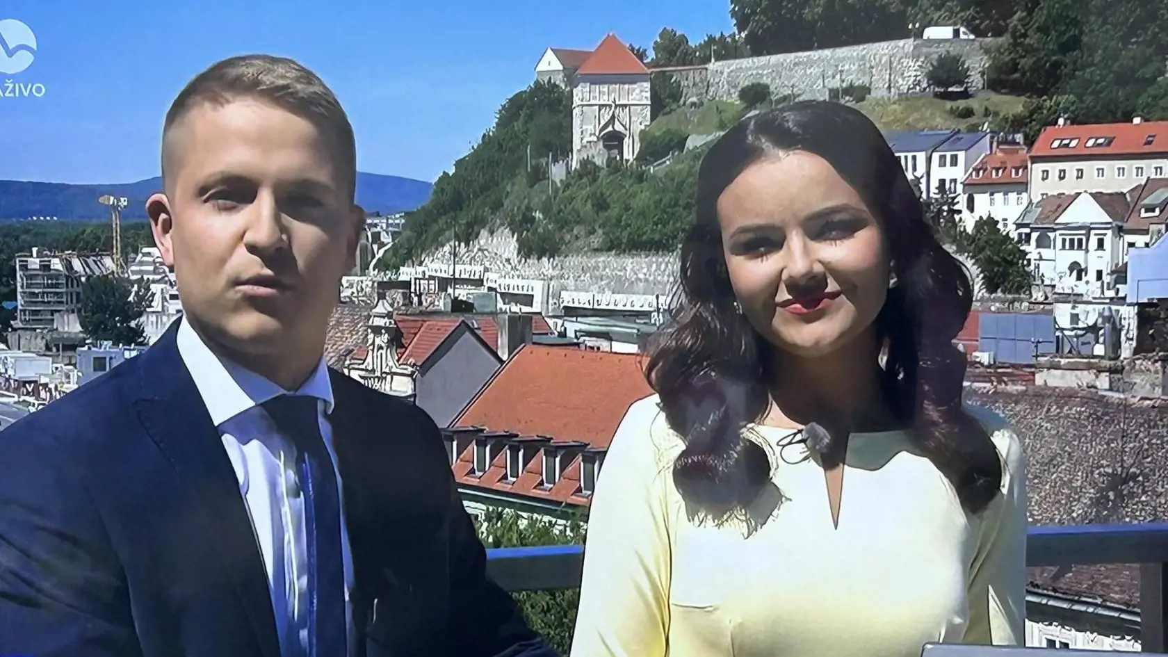 Moderátori Ivana Zuzelková a Dominik Matulaj počas mimoriadnej relácie k inaugurácii prezidenta SR Petra Pellegriniho.