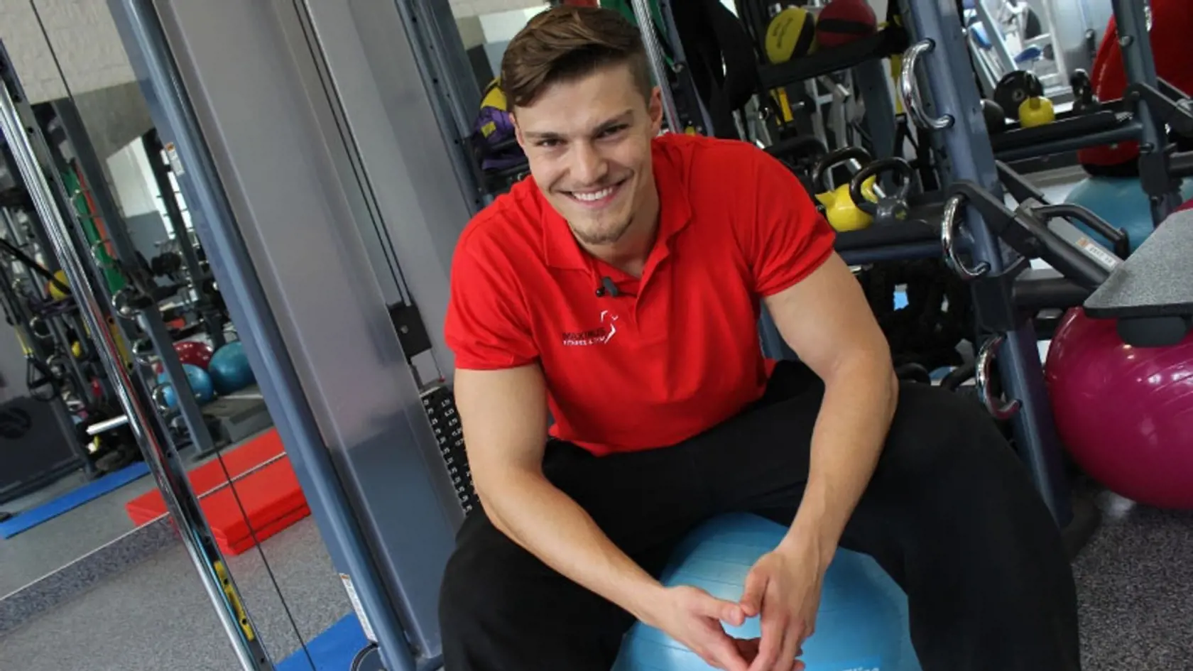 Ján Bakala sa stratil z obrazoviek a venuje sa prevažne fitnessu. Teraz mieri do Dunaja, k vašim službám.