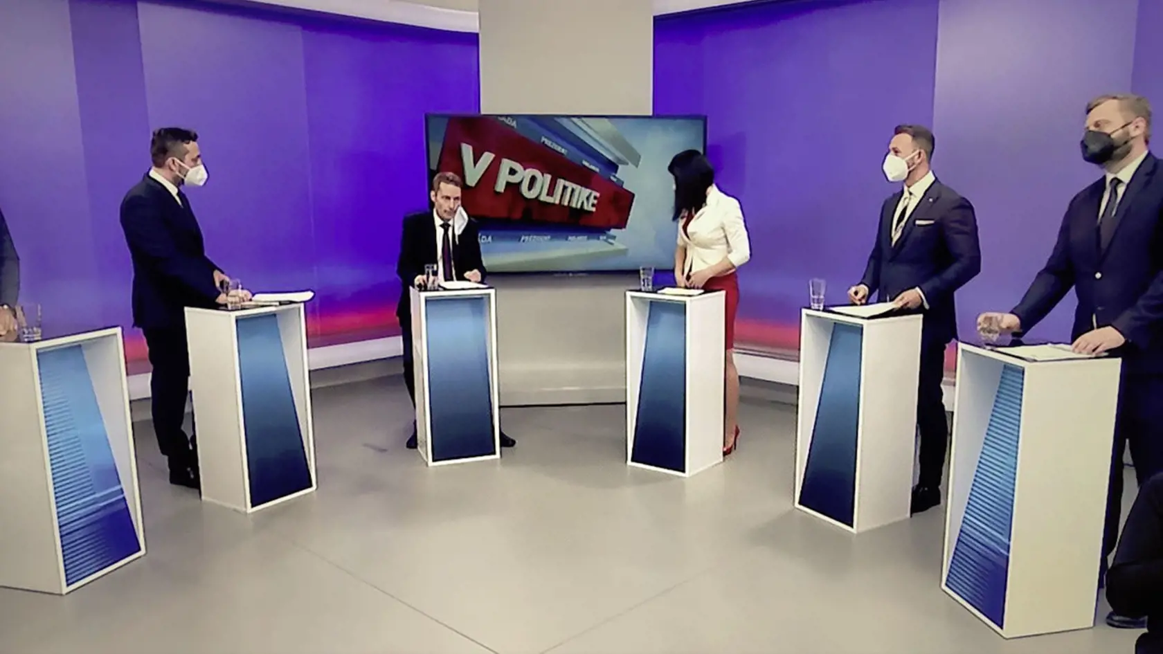 Koncom marca moderátorovi počas živého vysielania prišlo nevoľno.