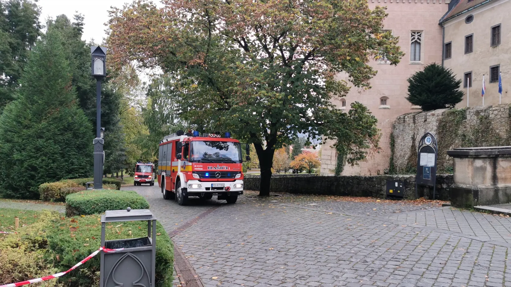 Hasiči prišli na zámok z Prievidze do Bojníc len osem minút po nahlásení požiaru.