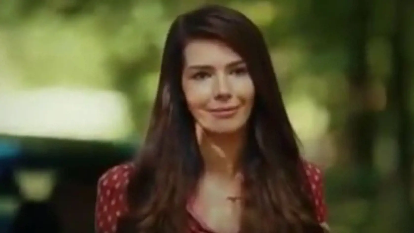 Elif sa zaľúbi do charizmatického Kahramana.