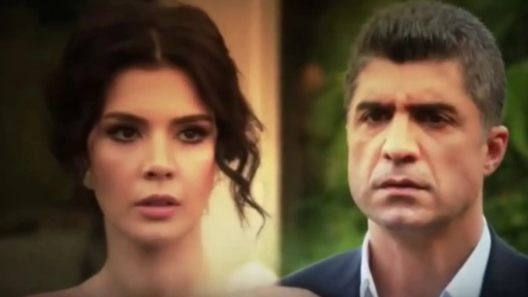 Elif sa zaľúbi do charizmatického Kahramana.