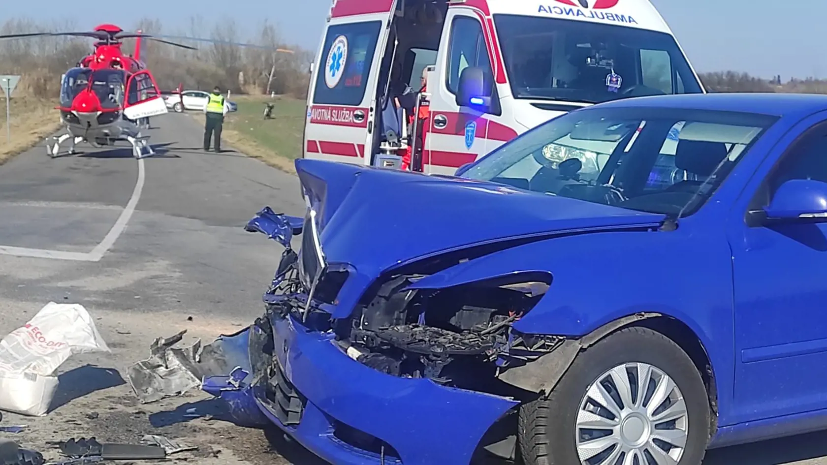 Pri obci Brodské sa stala dopravná nehoda, zranené sú štyri osoby