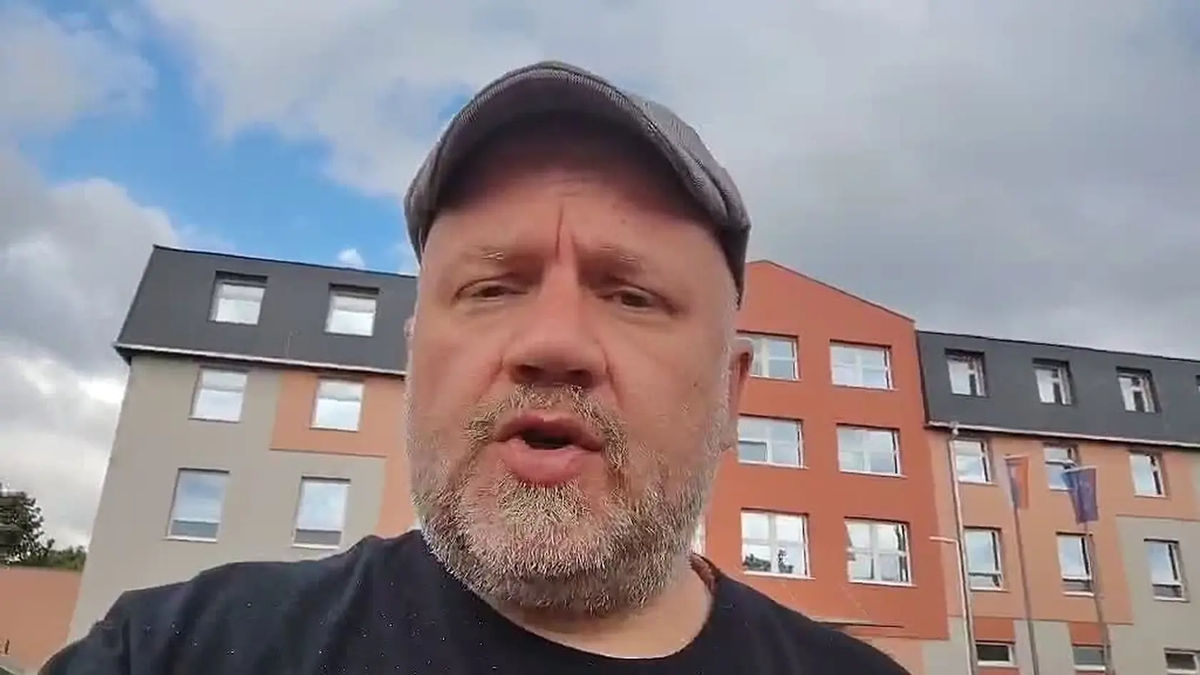 Špecializovaný trestný súd (ŠTS) v Pezinku uznal exministra financií a guvernéra Národnej banky Slovenska Petra Kažimíra za vinného z podplácania.