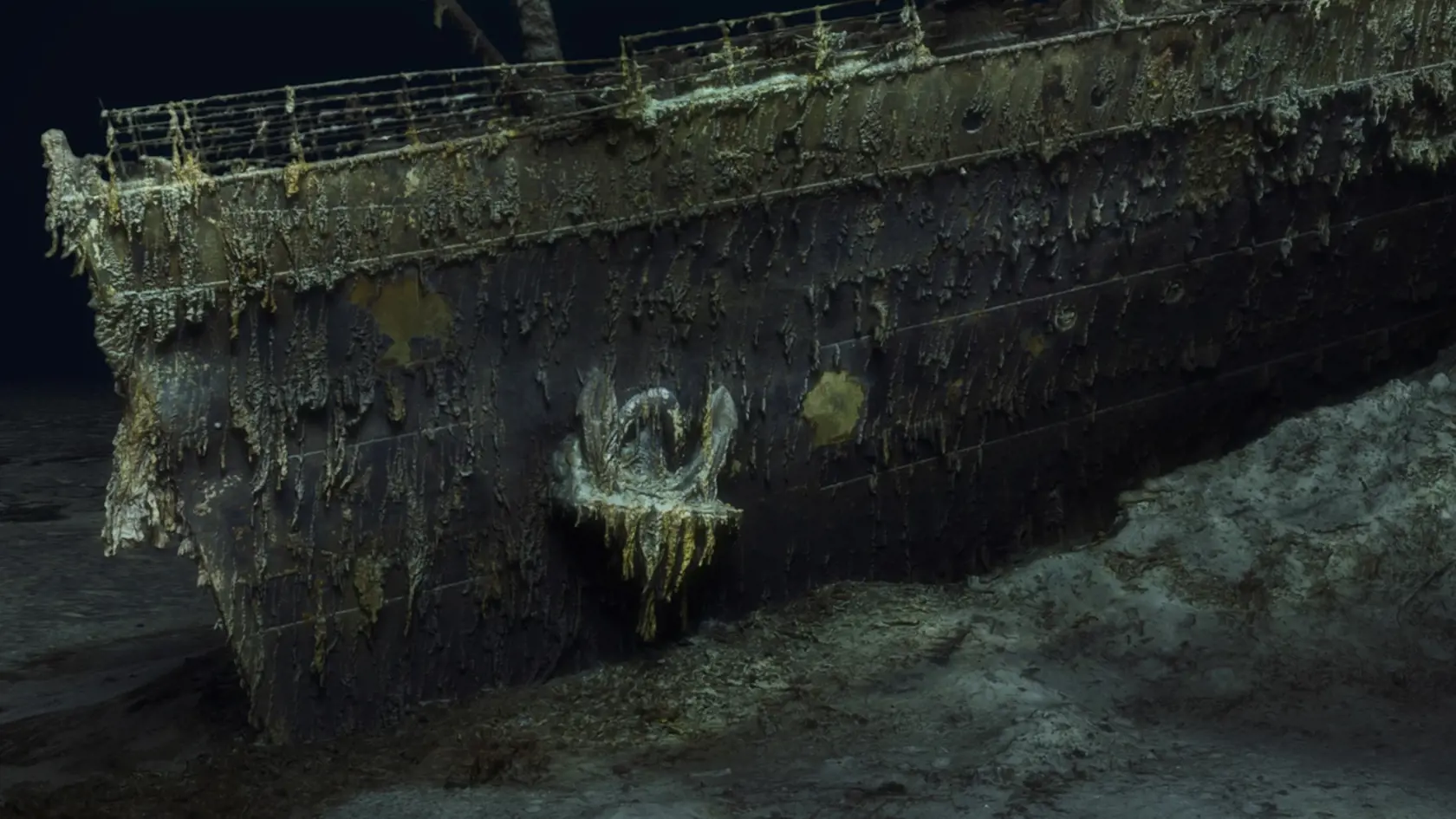 Pomocou diaľkovo riadených dronov sa podarilo vytvoriť vôbec prvý detailný 3D model najslávnejšieho vraku v dejinách - zaoceánskeho parníka Titanic, ktorý leží v hĺbke 3800 metrov na dne Atlantického oceánu. Nový sken zachytáva vrak v jeho celistvosti a poskytuje tak kompletný pohľad na Titanic. Loď je rozlomená na polovicu, pričom predná a zadná časť sú od seba vzdialené približne 800 metrov. Vrak plavidla na morskom dne obklopuje obrovské "pole" trosiek.