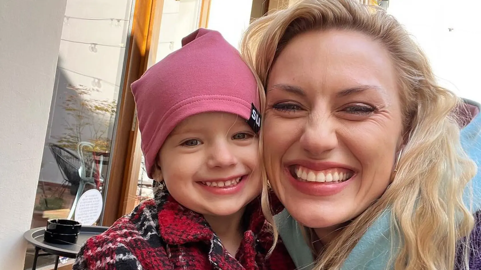 Natália Germáni so staršou dcérkou Zunou
