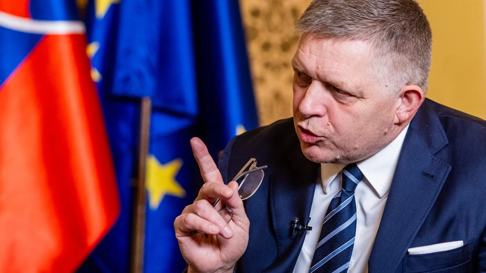 Diskusná relácia "Karty na stôl", ktorej hosťom bol Robert Fico.