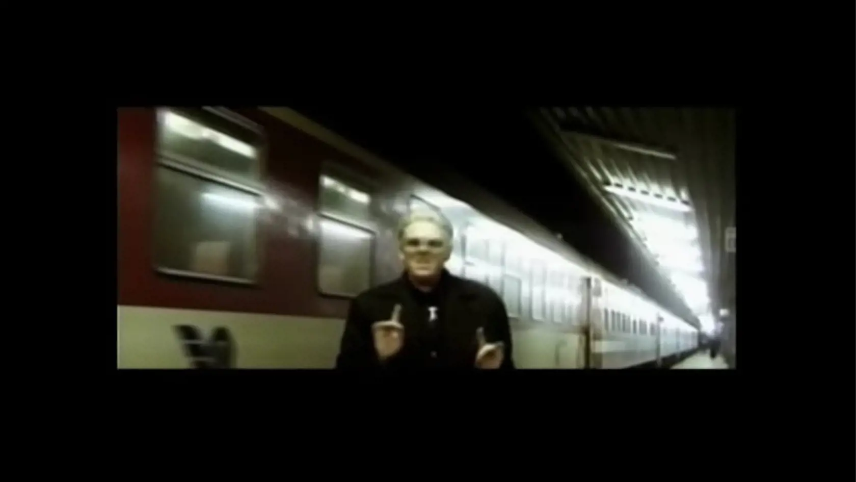 Martin Kittner. Spievajúci kaderník z Košíc sa na Music Boxe objavoval skoro každú hodinu. Prečítaj list, Čítam ťa rád atď. boli skladby, ktorými chcel v šoubiznise preraziť. Kariéru však urobil iba v košických kluboch.