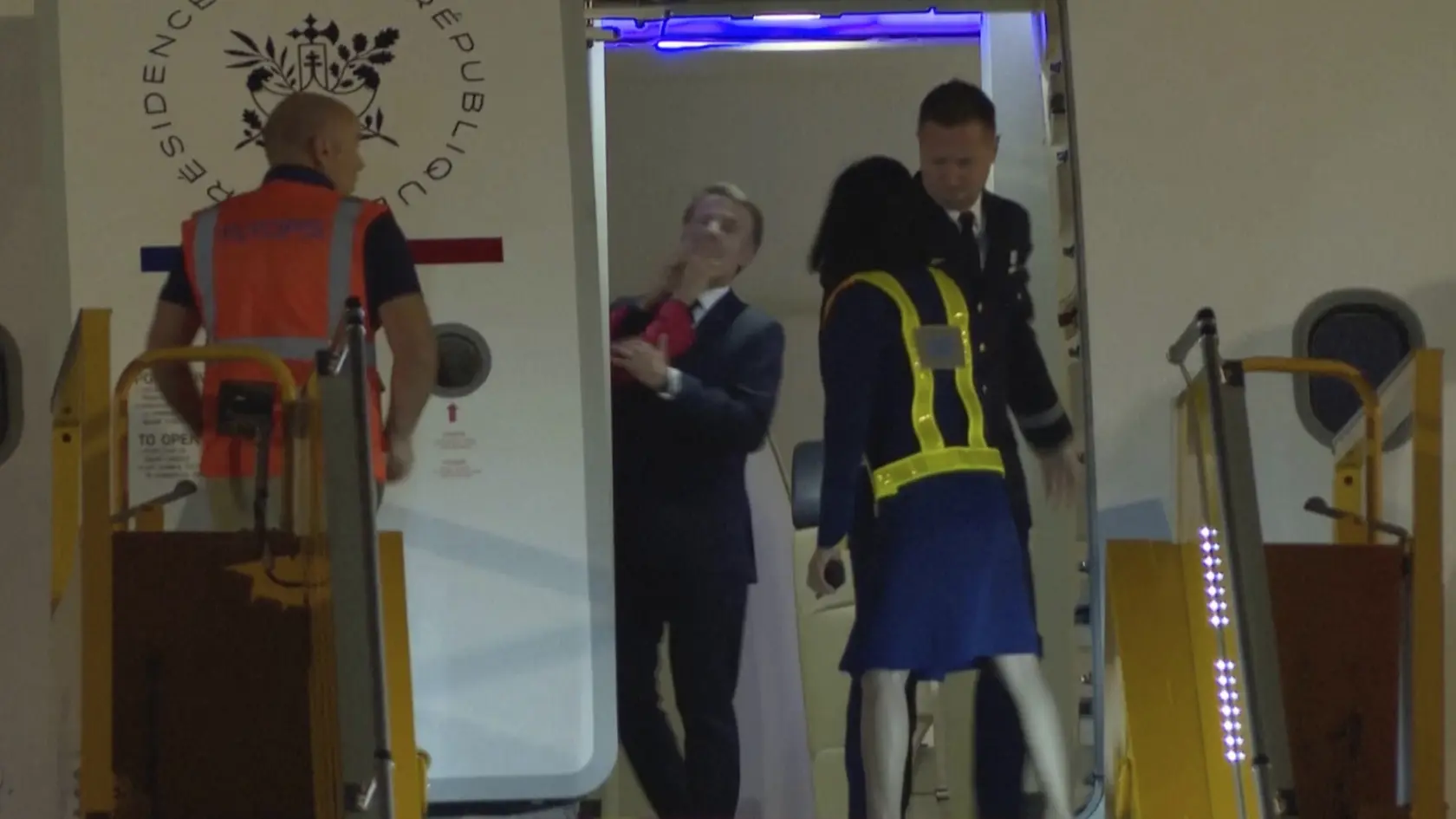 Francúzsky prezident Emmanuel Macron počas návštevy Vietnamu.